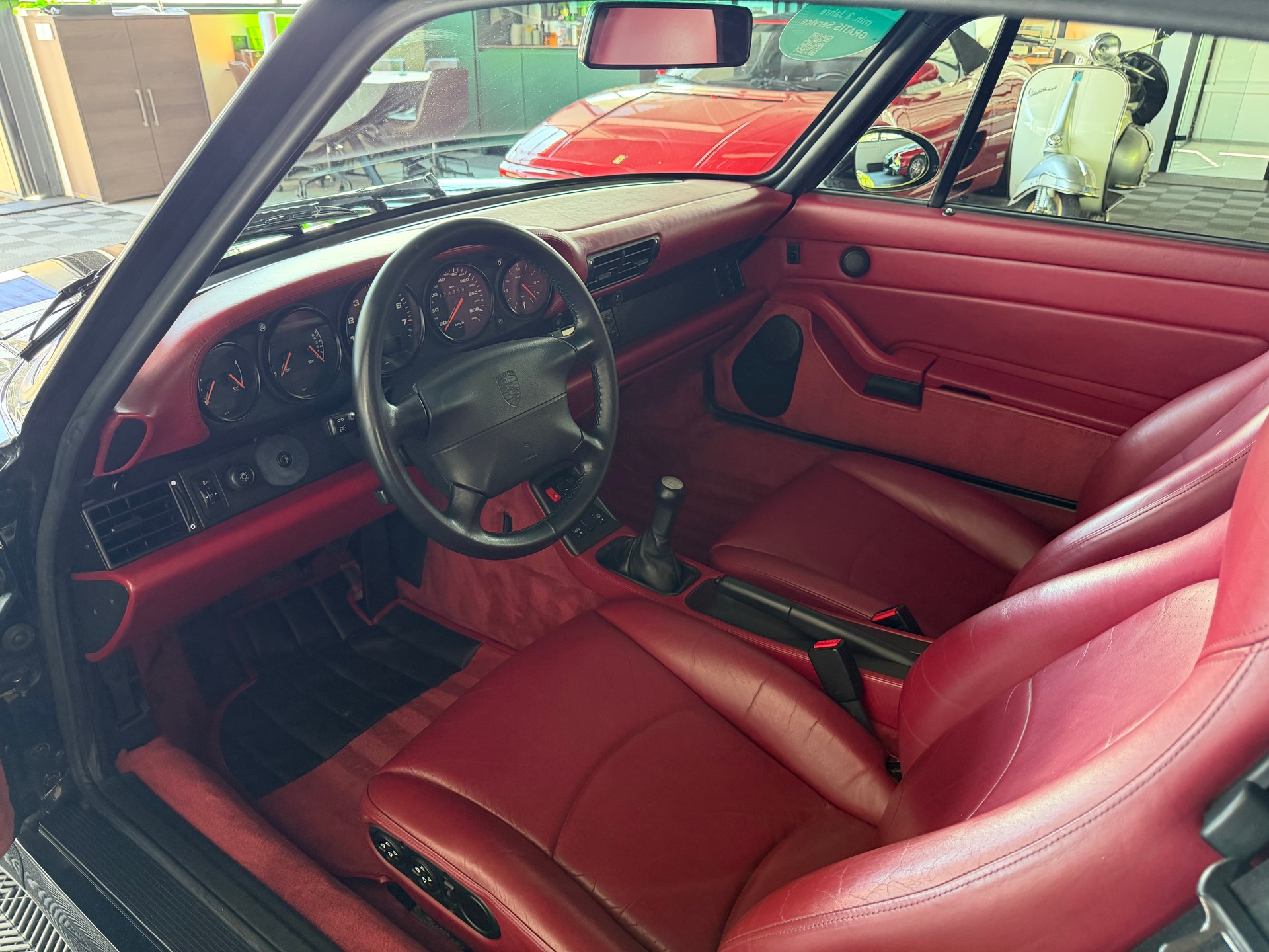 PORSCHE 911 Turbo 3.6 WLS1 430 PS (CH)-image-11