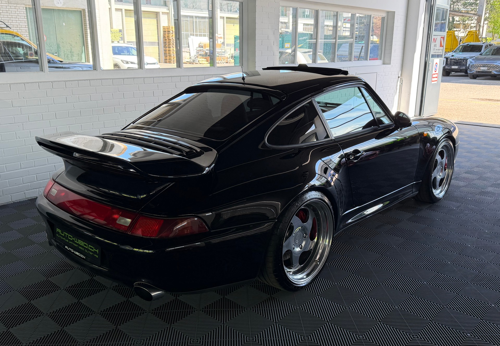 PORSCHE 911 Turbo 3.6 WLS1 430 PS (CH)-image-3