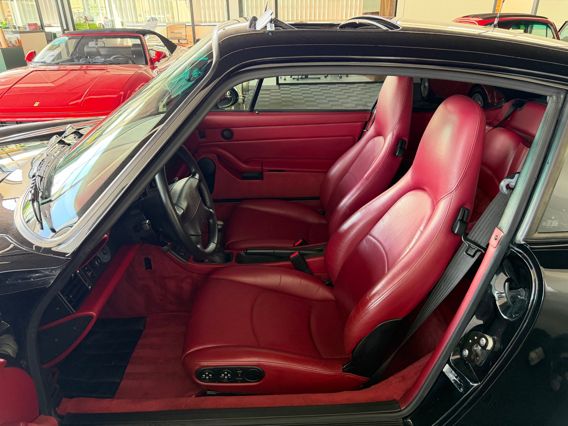 PORSCHE 911 Turbo 3.6 WLS1 430 PS (CH)-image-10