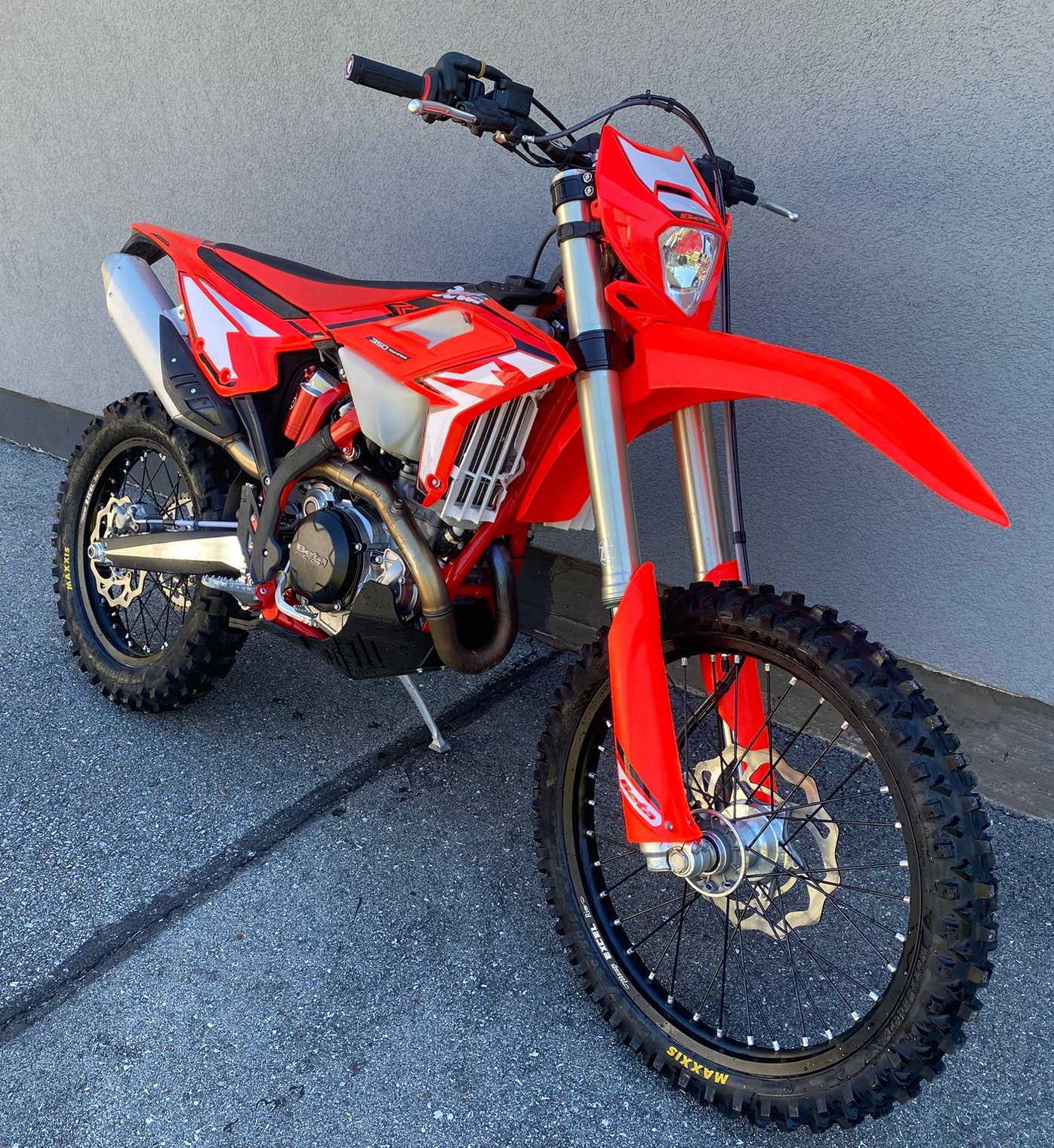 BETA RR-E 350-4T EFI Enduro-showroom-element-1