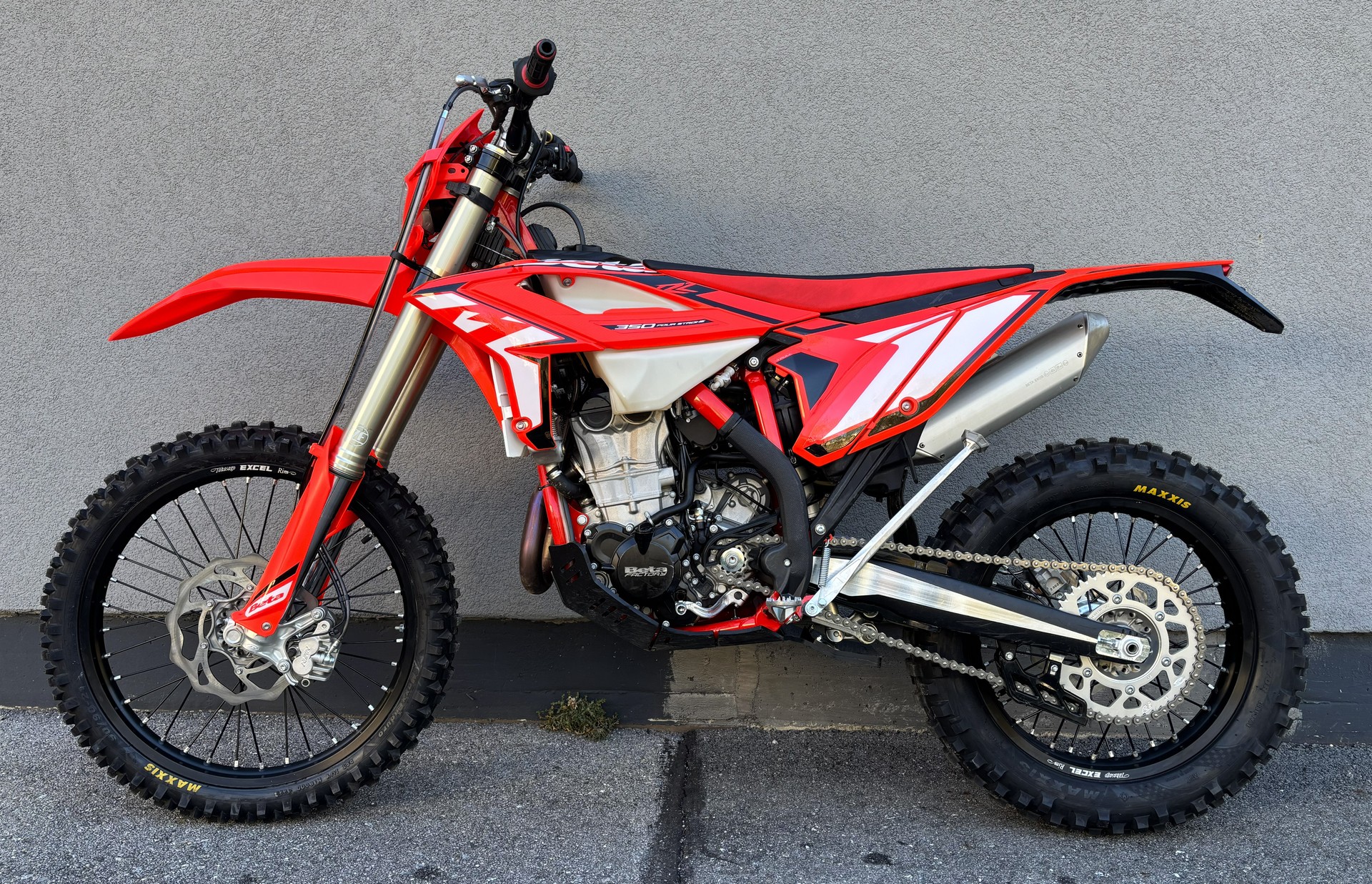 BETA RR-E 350-4T EFI Enduro-showroom-element-3