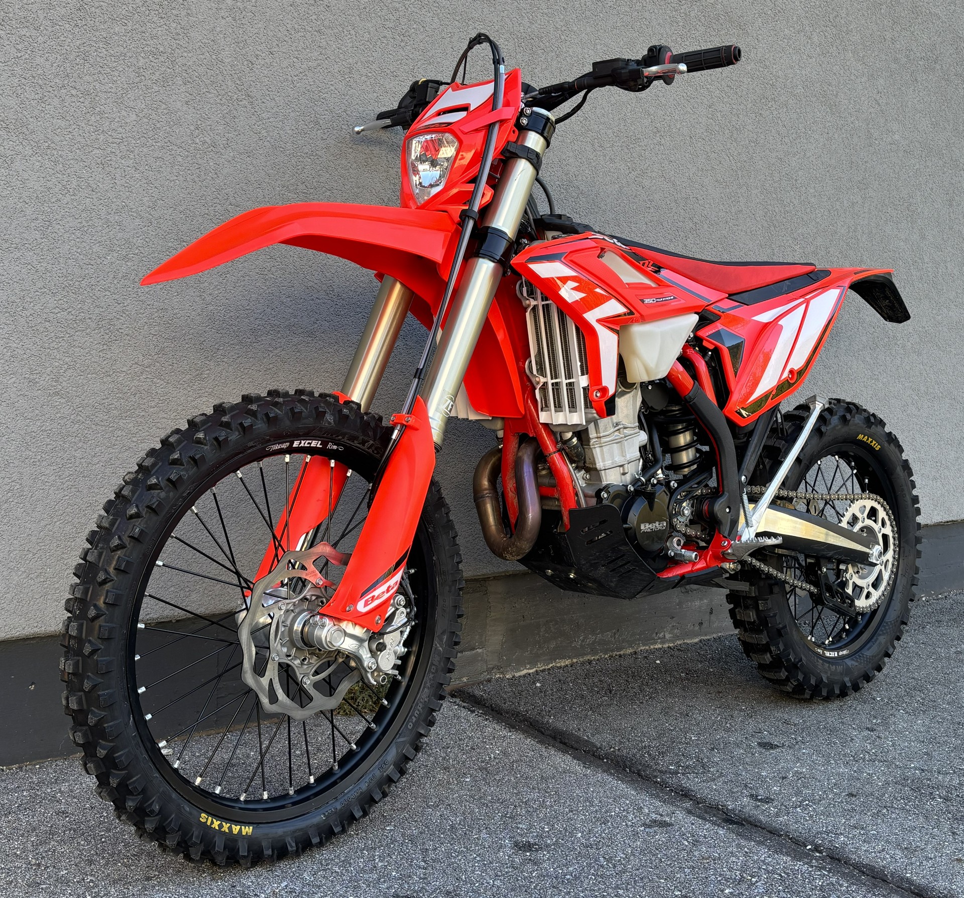 BETA RR-E 350-4T EFI Enduro-showroom-element-2