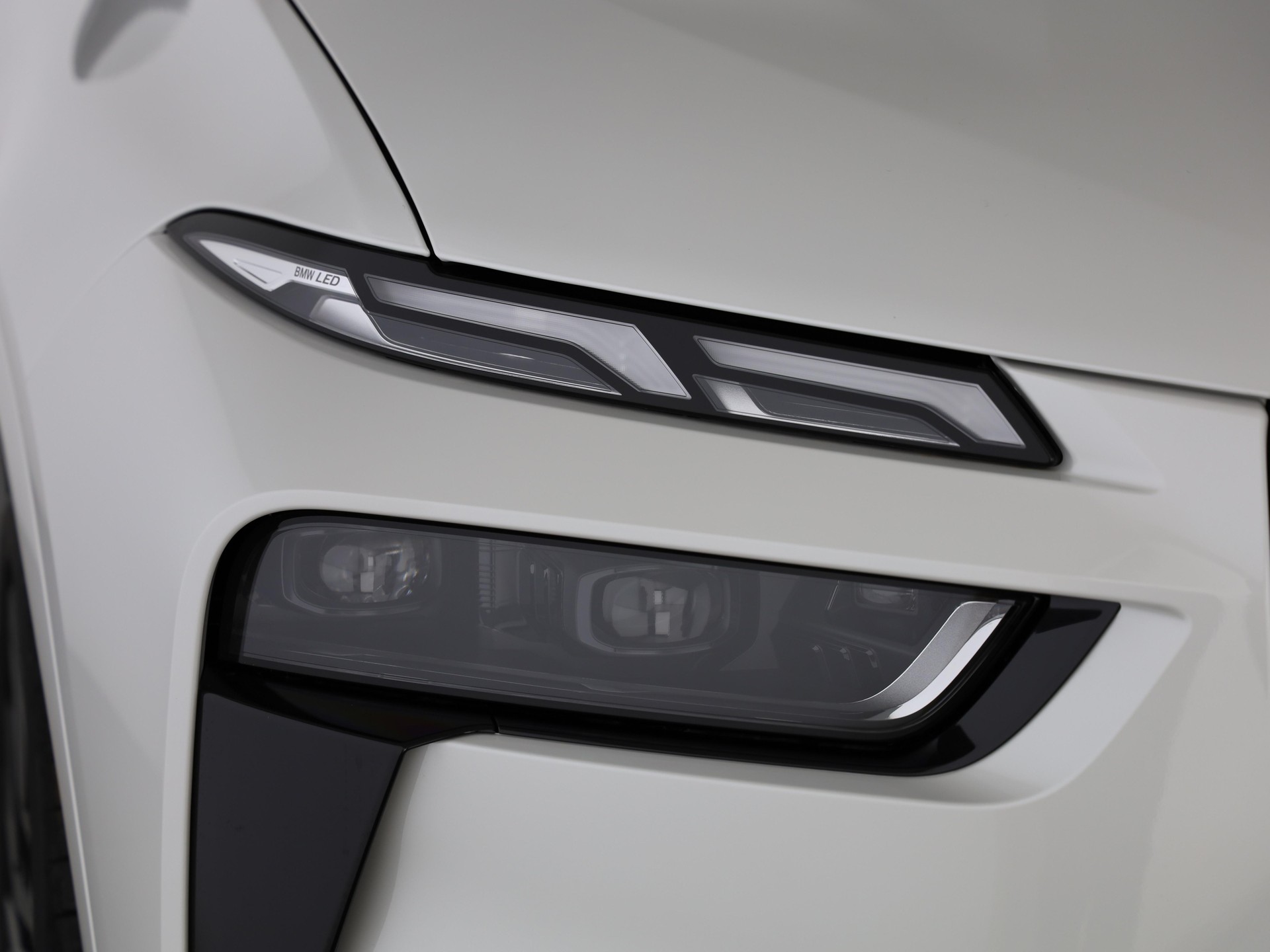 BMW X7 40i xDrive SAG-image-12
