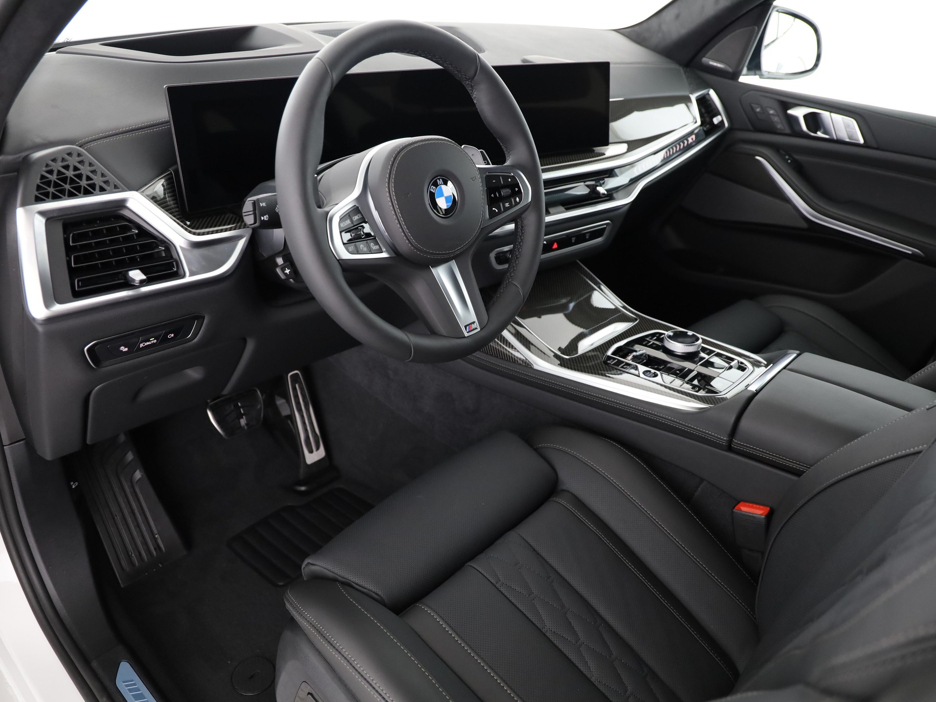 BMW X7 40i xDrive SAG-image-19