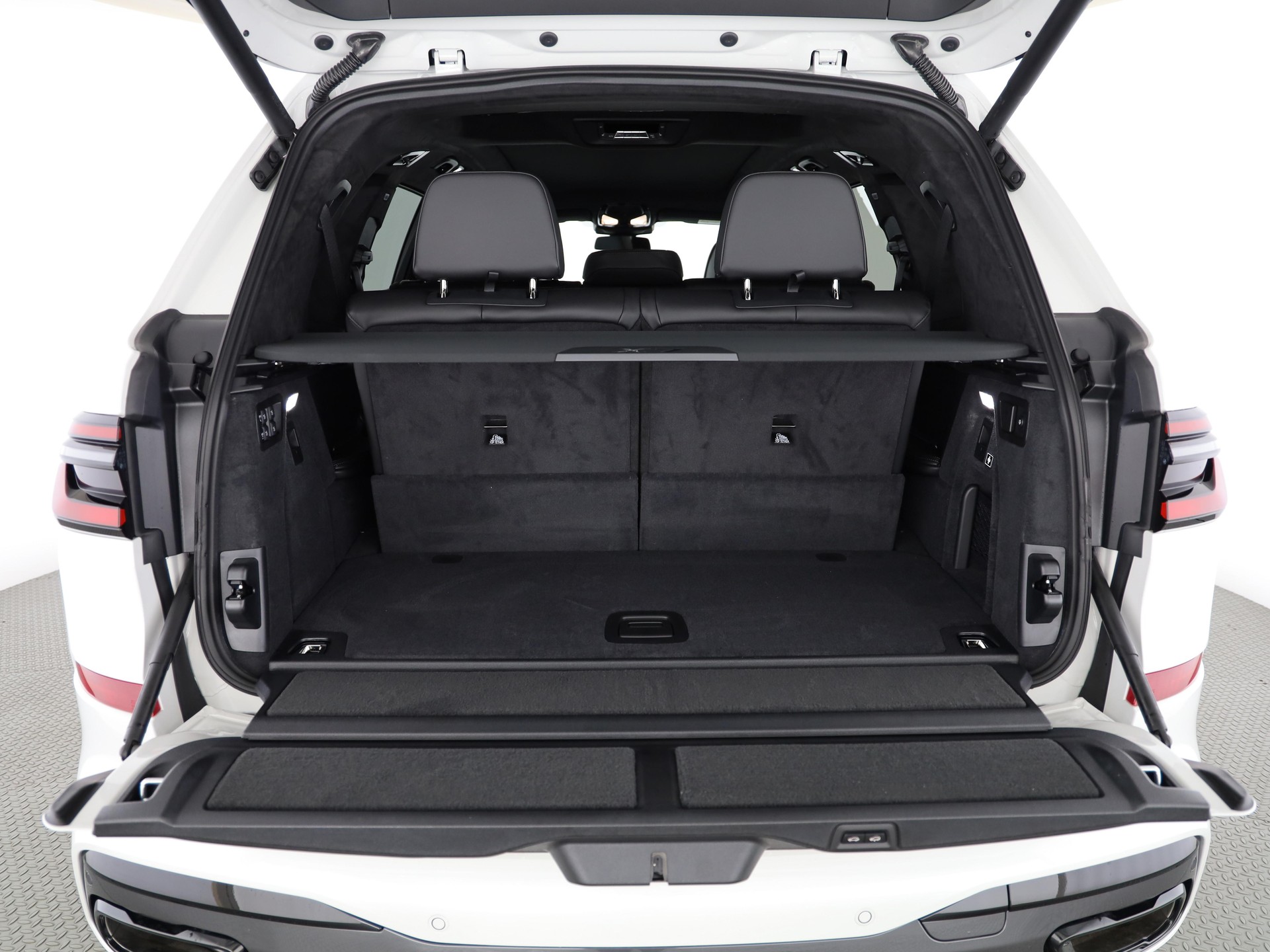 BMW X7 40i xDrive SAG-image-14
