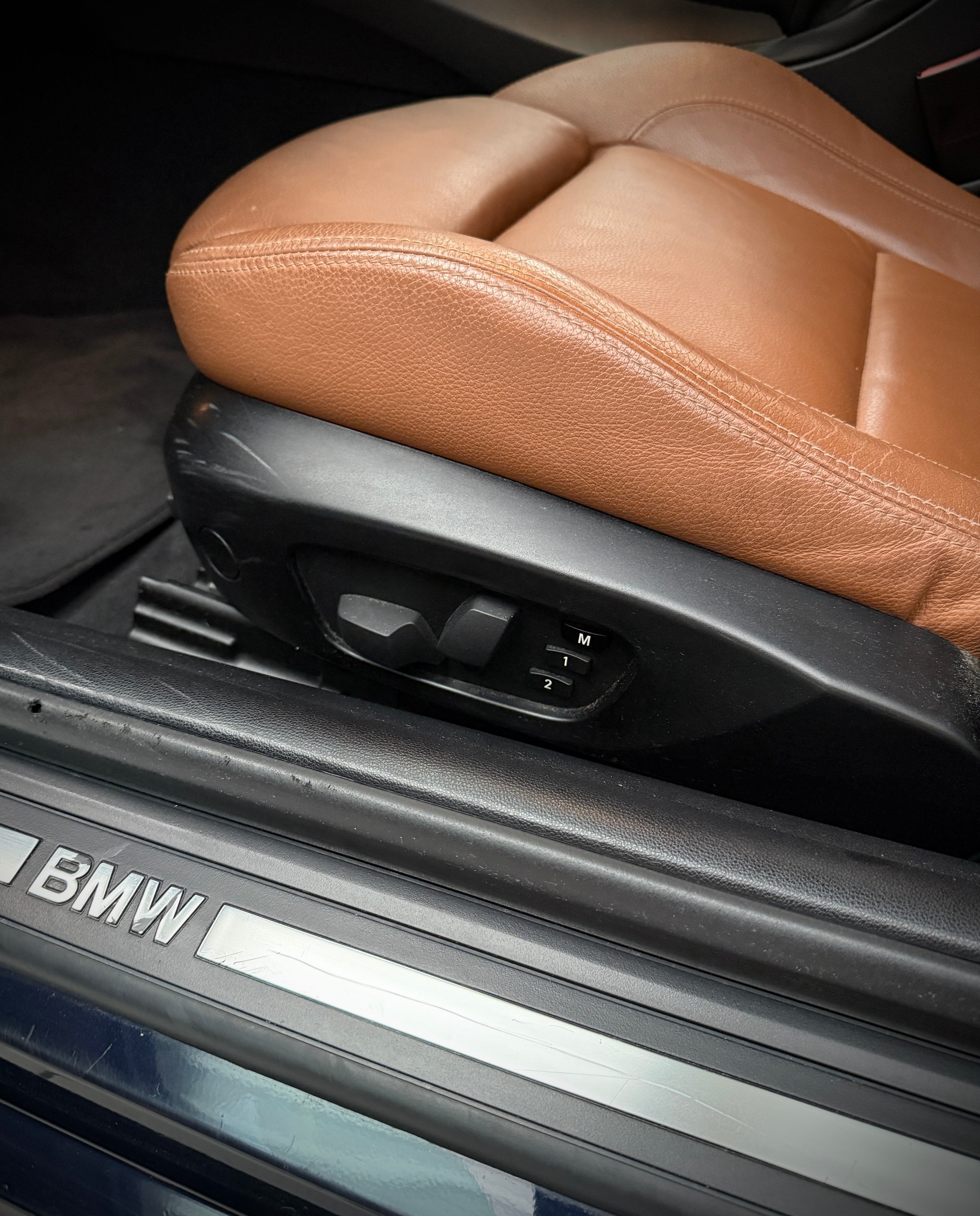 BMW 335i Cabriolet DSG-image-10