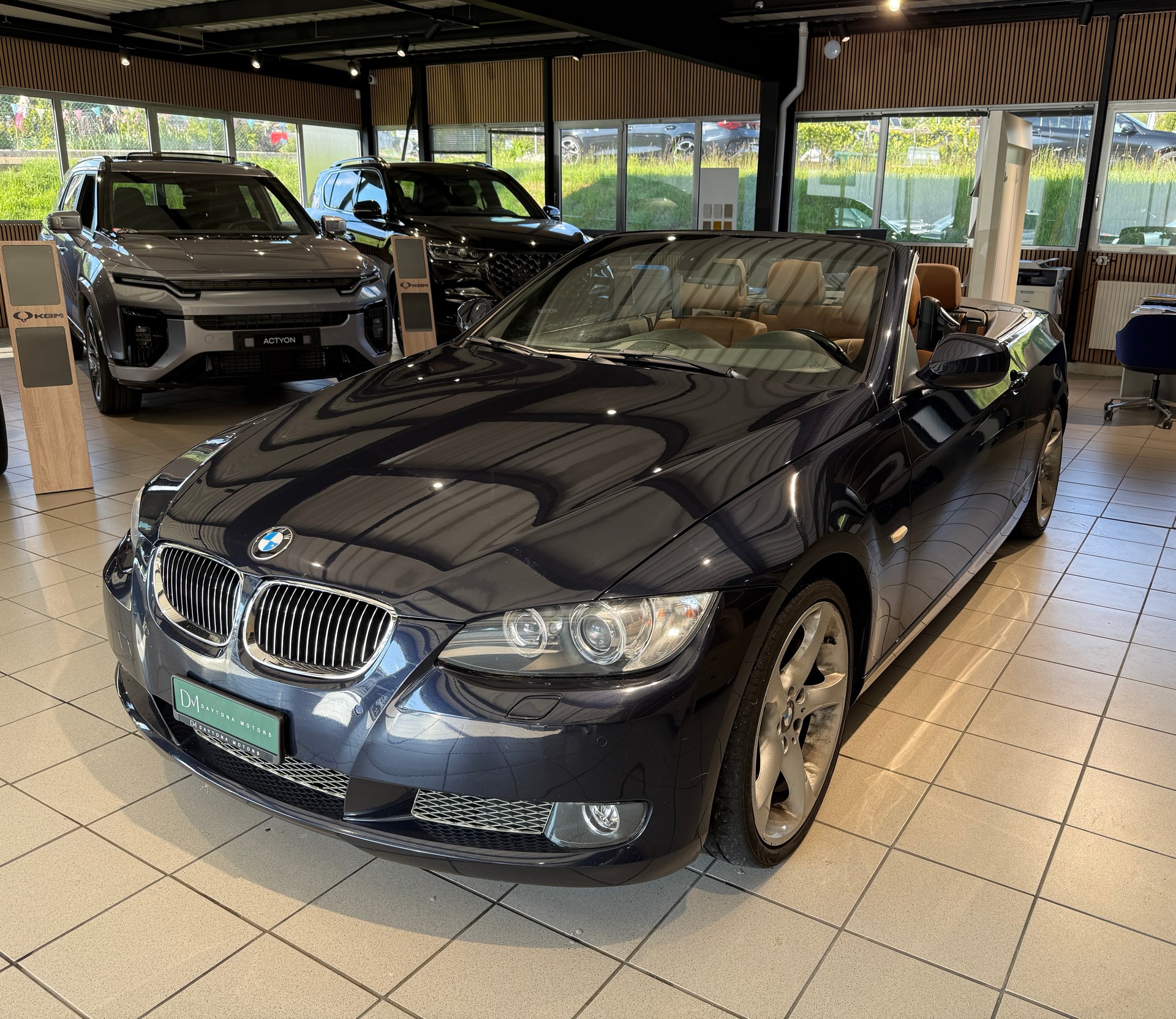 BMW 335i Cabriolet DSG-image-1