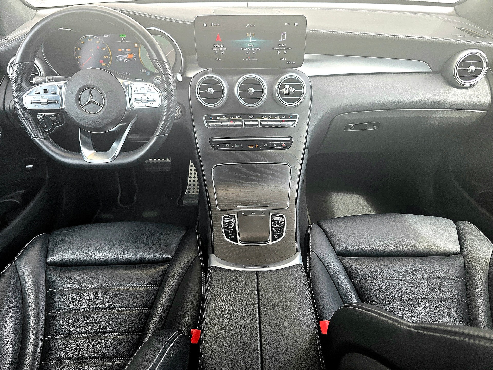 MERCEDES-BENZ GLC Coupé 300 AMG Line 4Matic 9G-Tronic-image-10
