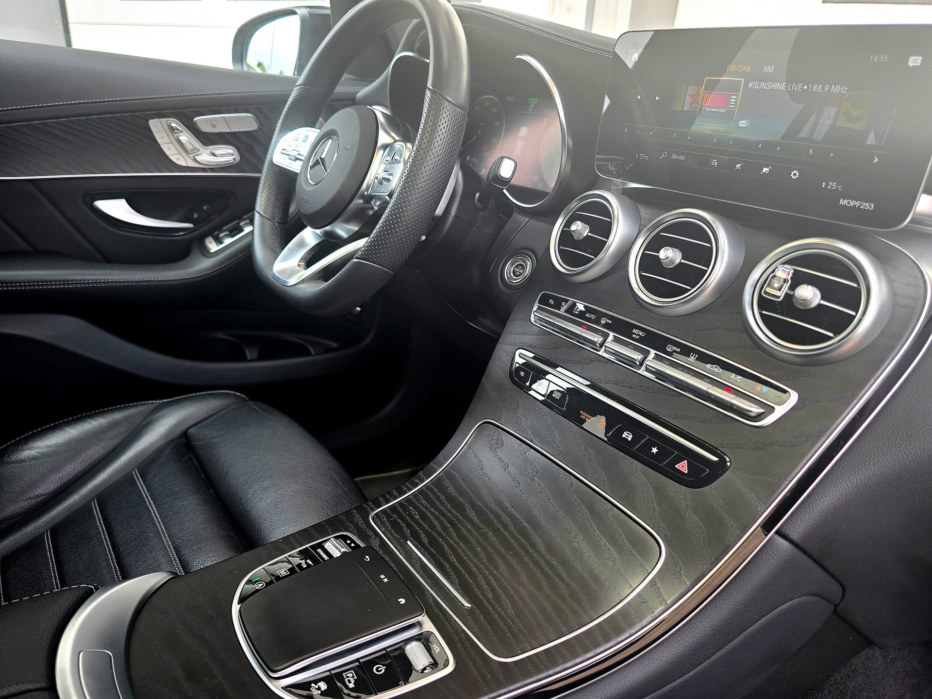 MERCEDES-BENZ GLC Coupé 300 AMG Line 4Matic 9G-Tronic-image-15