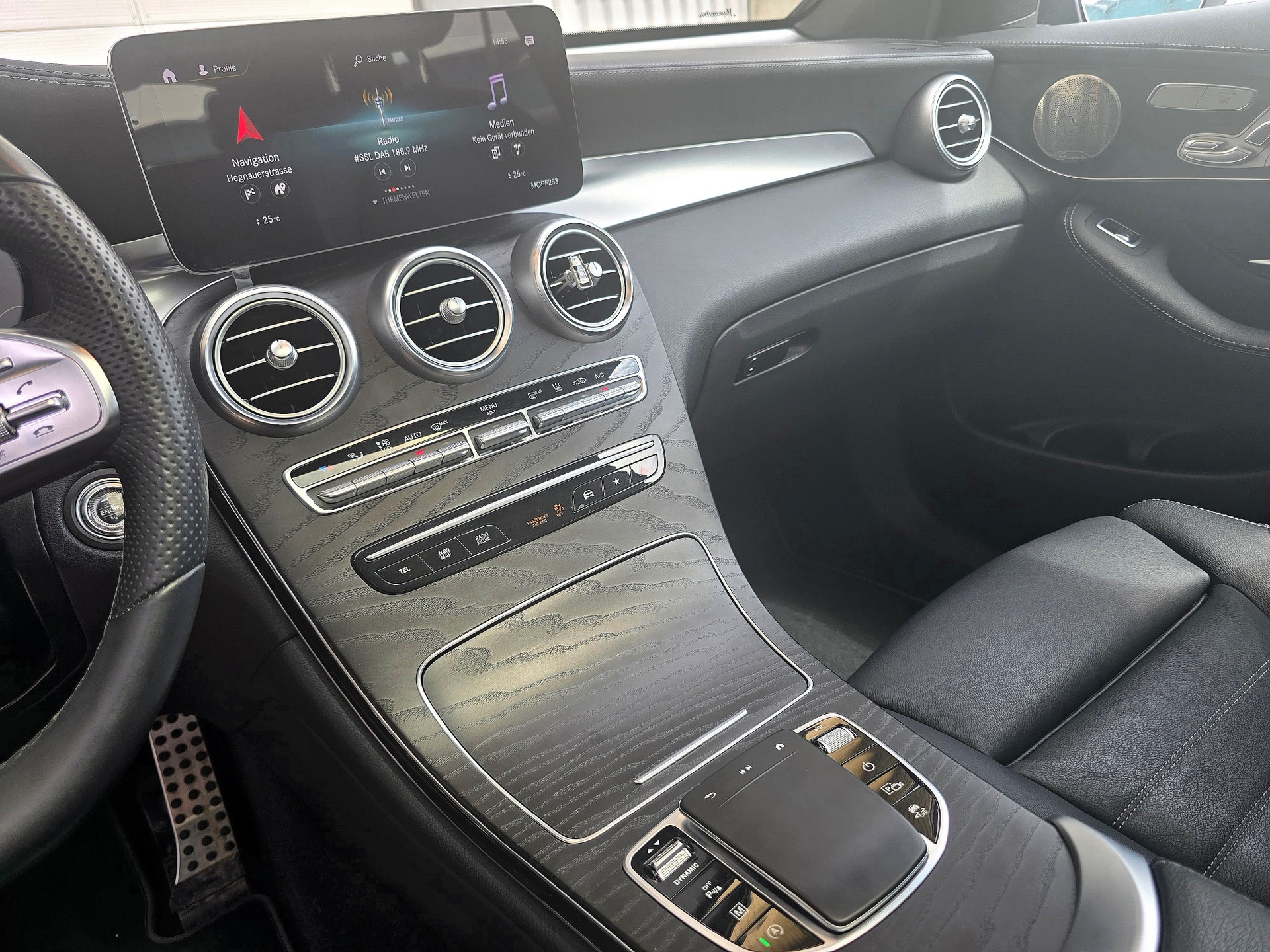 MERCEDES-BENZ GLC Coupé 300 AMG Line 4Matic 9G-Tronic-image-16