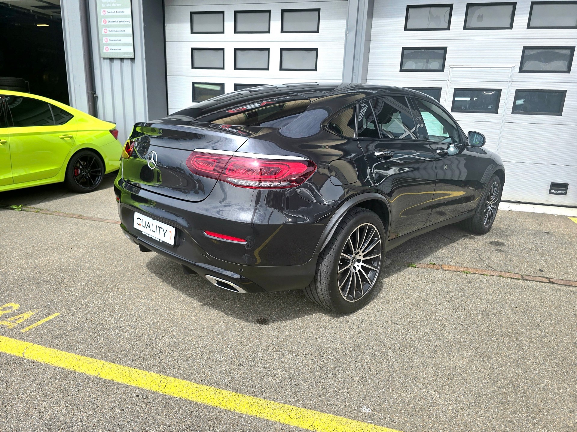 MERCEDES-BENZ GLC Coupé 300 AMG Line 4Matic 9G-Tronic-image-7