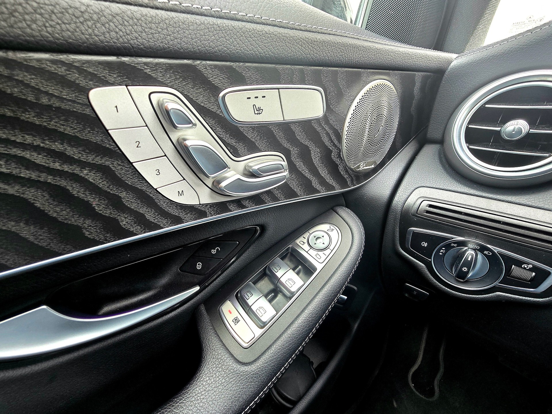 MERCEDES-BENZ GLC Coupé 300 AMG Line 4Matic 9G-Tronic-image-12