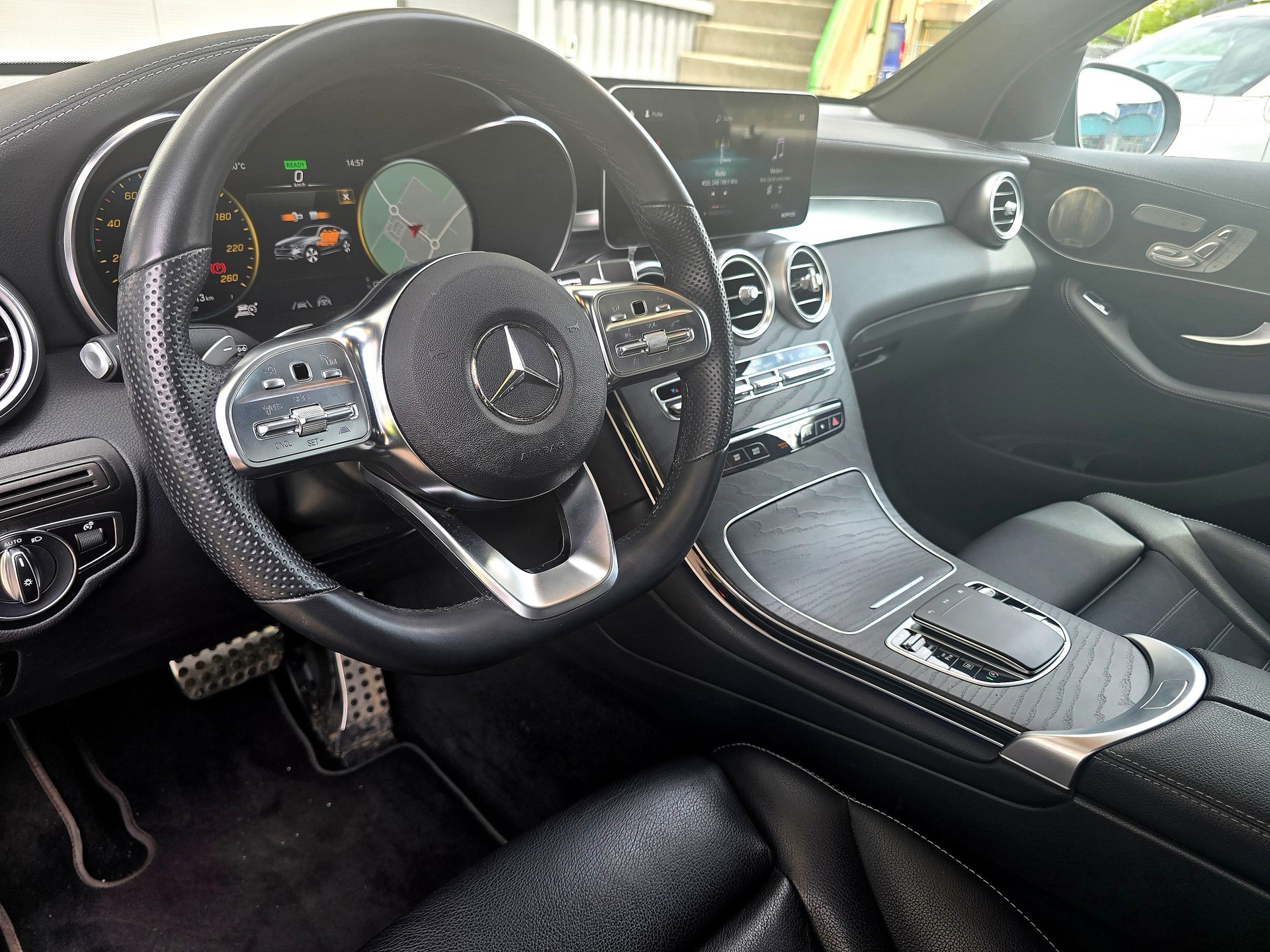 MERCEDES-BENZ GLC Coupé 300 AMG Line 4Matic 9G-Tronic-image-18