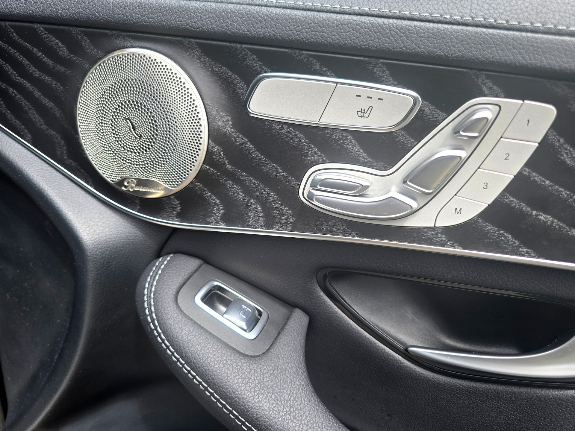 MERCEDES-BENZ GLC Coupé 300 AMG Line 4Matic 9G-Tronic-image-14