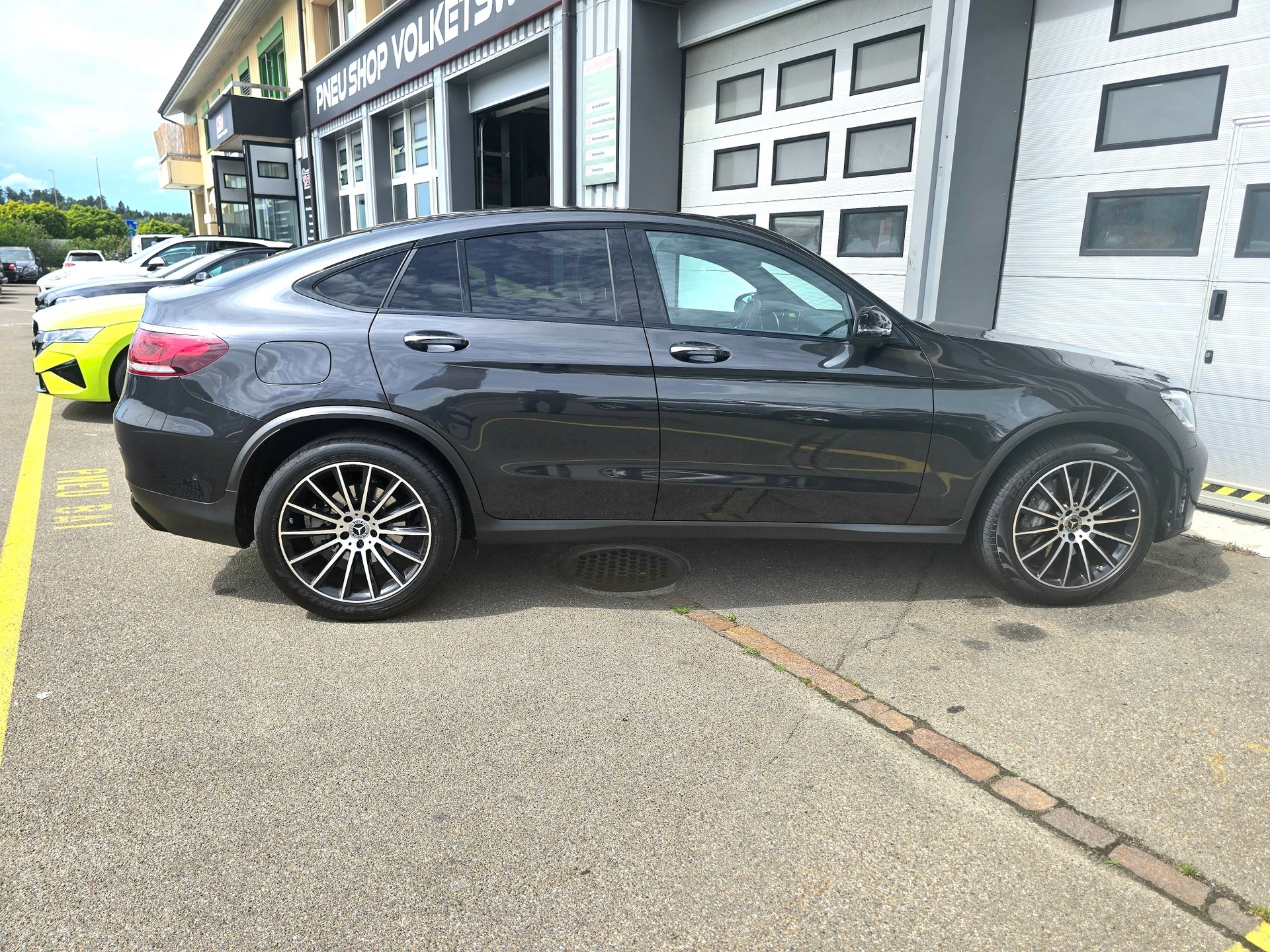 MERCEDES-BENZ GLC Coupé 300 AMG Line 4Matic 9G-Tronic-image-8