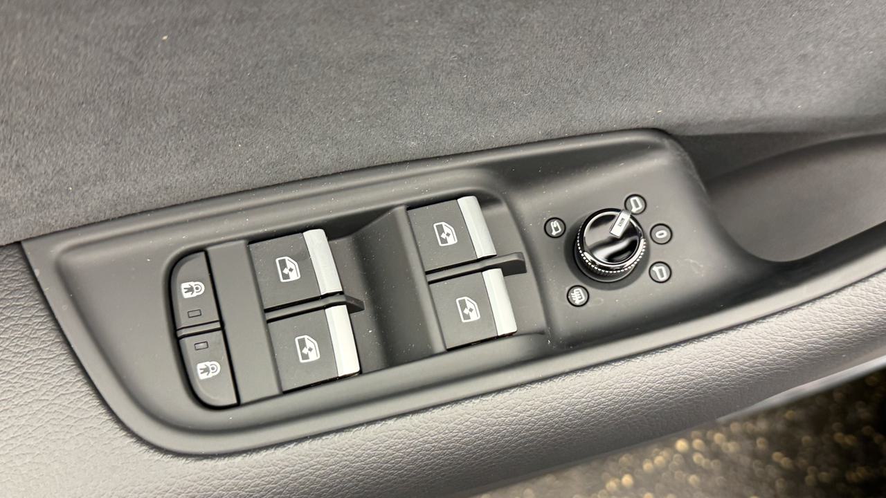 AUDI Q8 SUV TDI quattro 210 kW S line-image-8