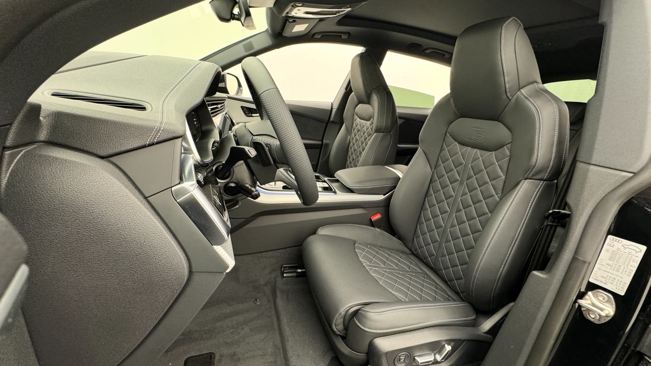 AUDI Q8 SUV TDI quattro 210 kW S line-image-4