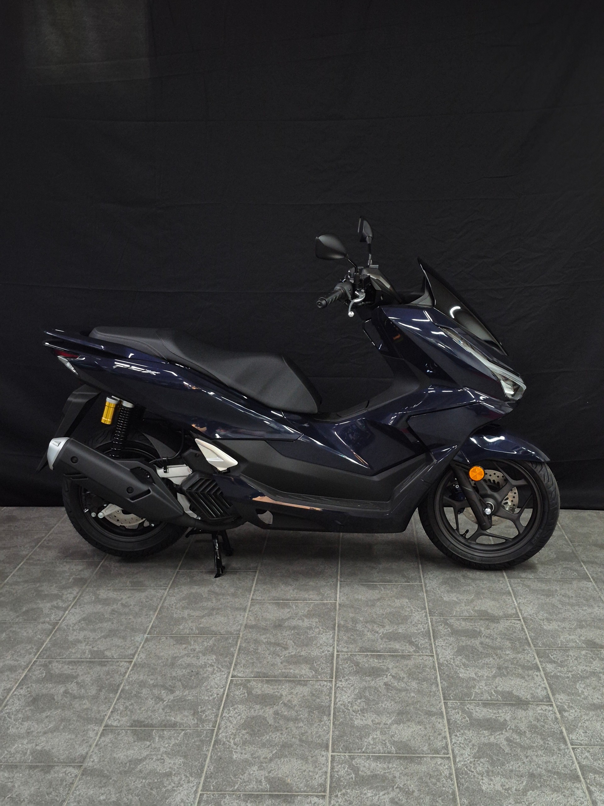 HONDA PCX 125 i ABS-showroom-element-1