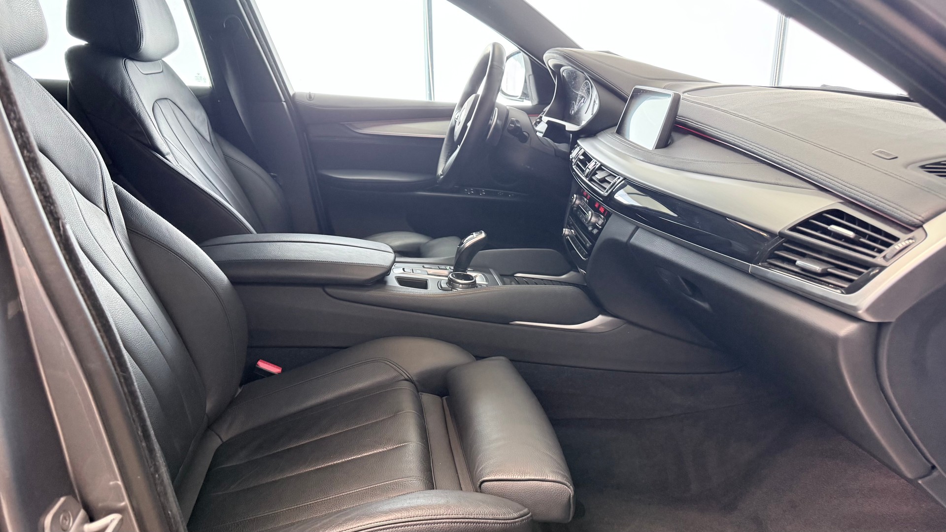 BMW X6 30d xDrive-image-23