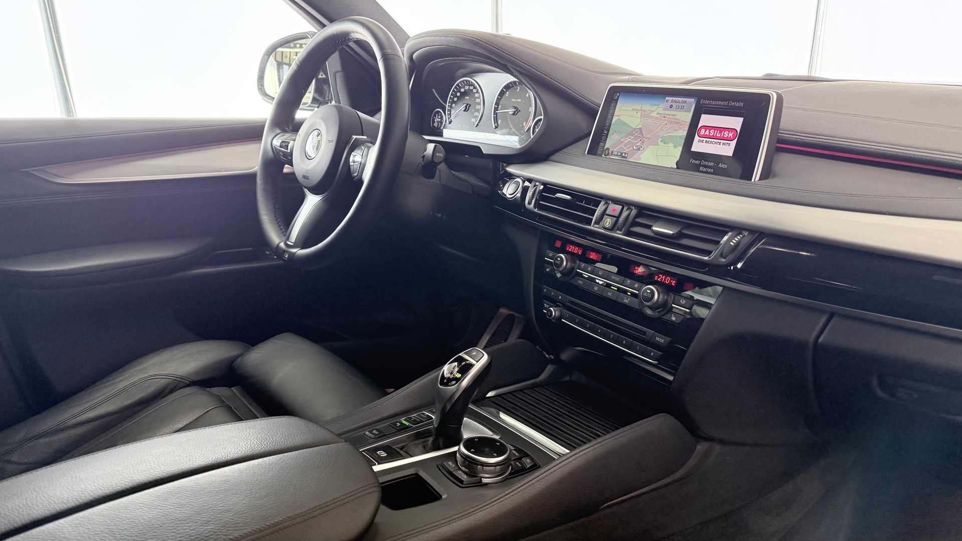 BMW X6 30d xDrive-image-24