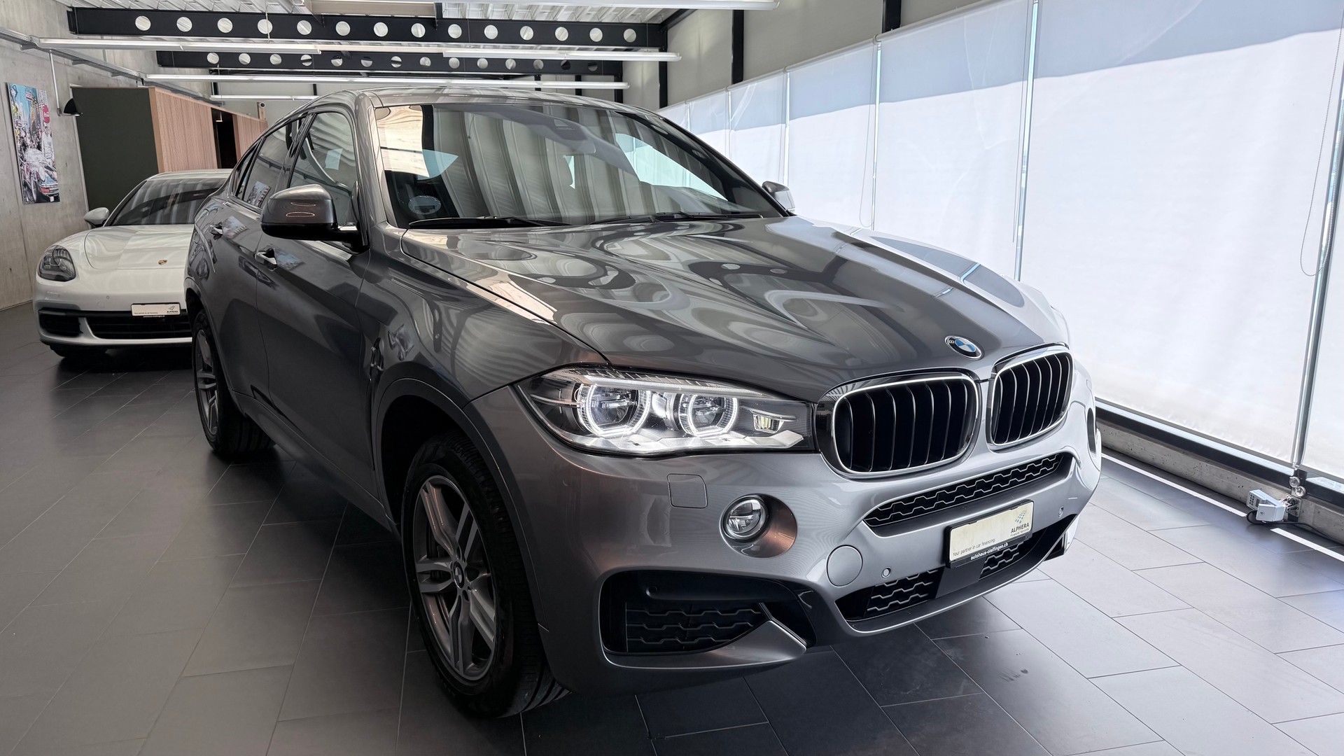 BMW X6 30d xDrive-showroom-element-1