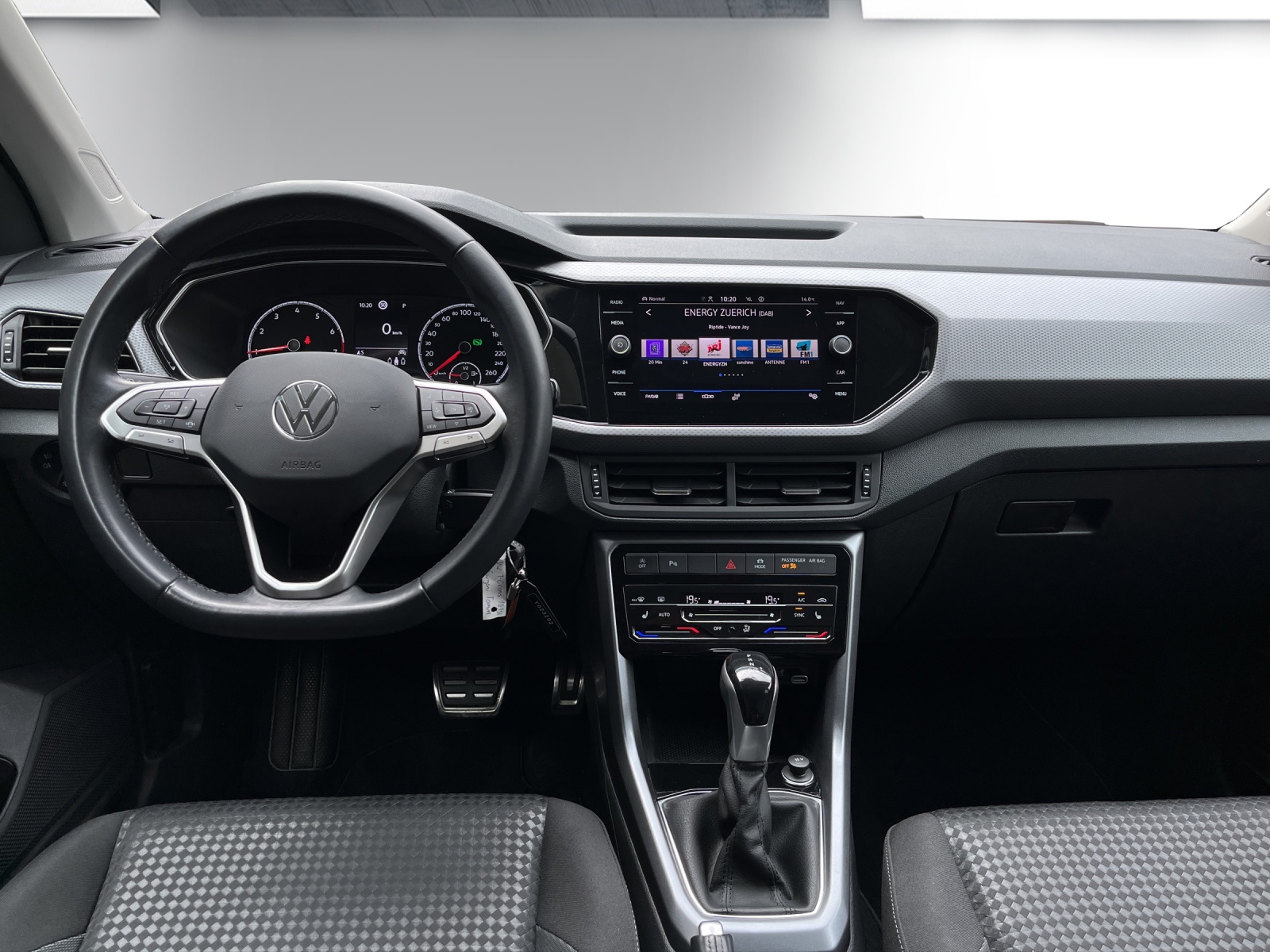 VW T-Cross 1.0 TSI Life DSG-image-9