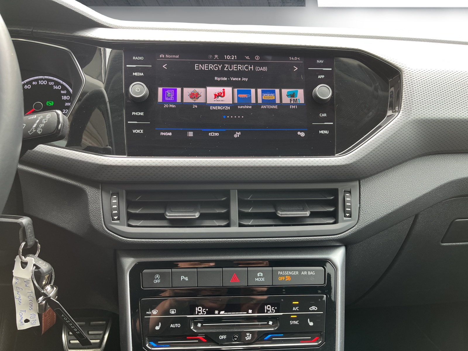 VW T-Cross 1.0 TSI Life DSG-image-13