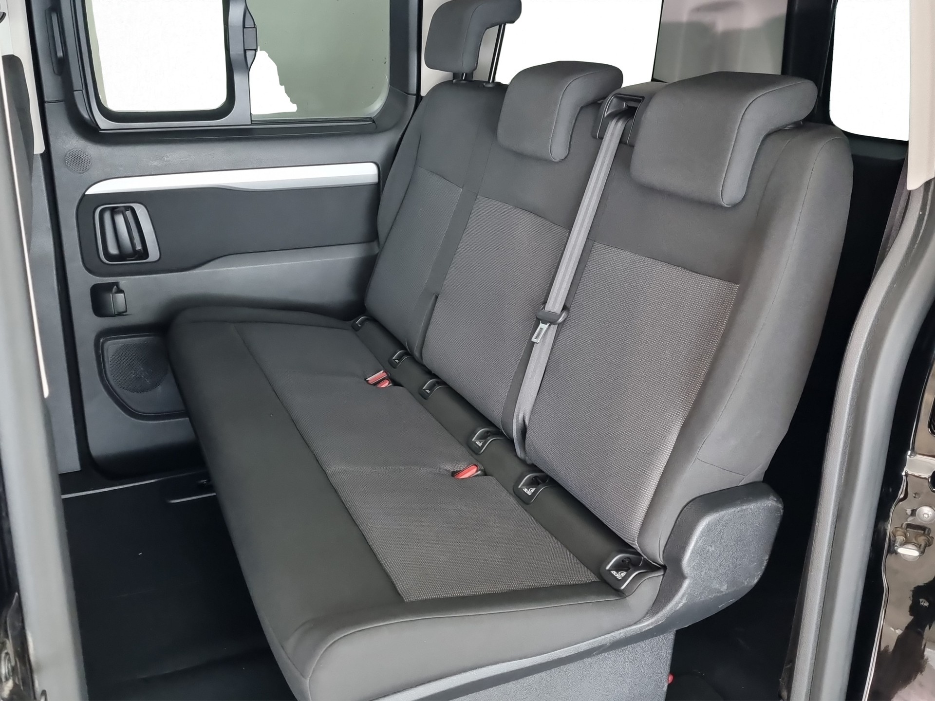 PEUGEOT Traveller 1.5 BlueHDi 120 Active S/S-image-6