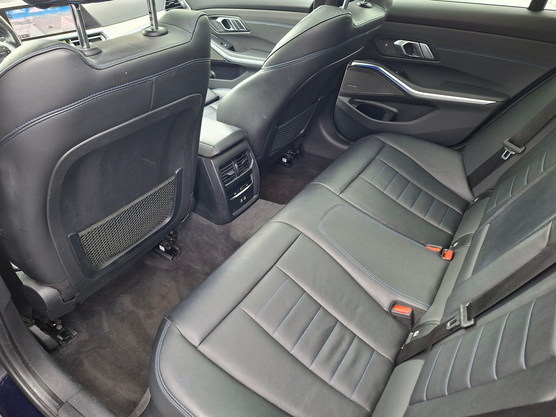 BMW 330i Touring xDrive Steptronic M Sport-image-7