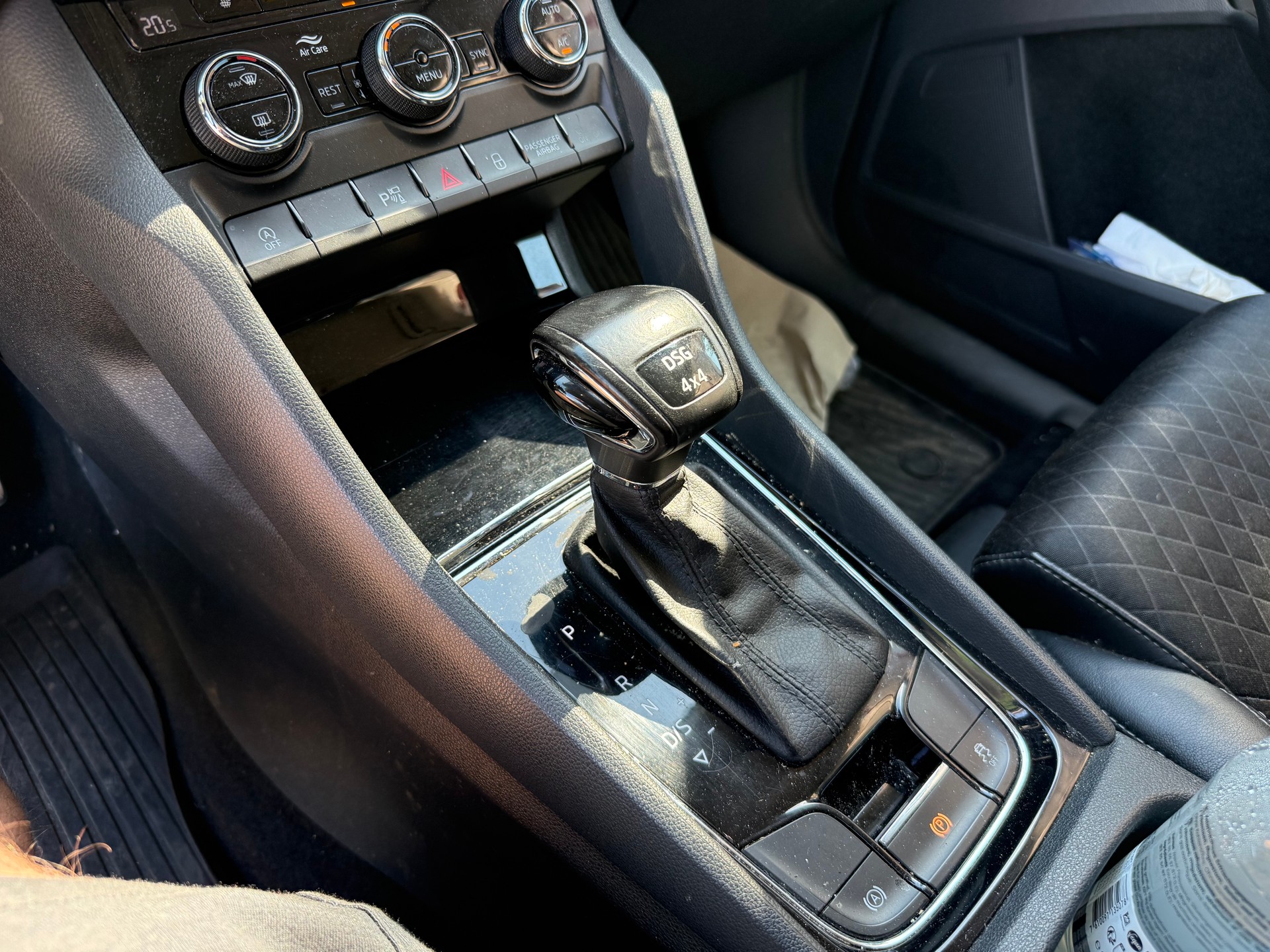 SKODA Kodiaq 2.0 TDI CR Active 4x4 DSG-image-12