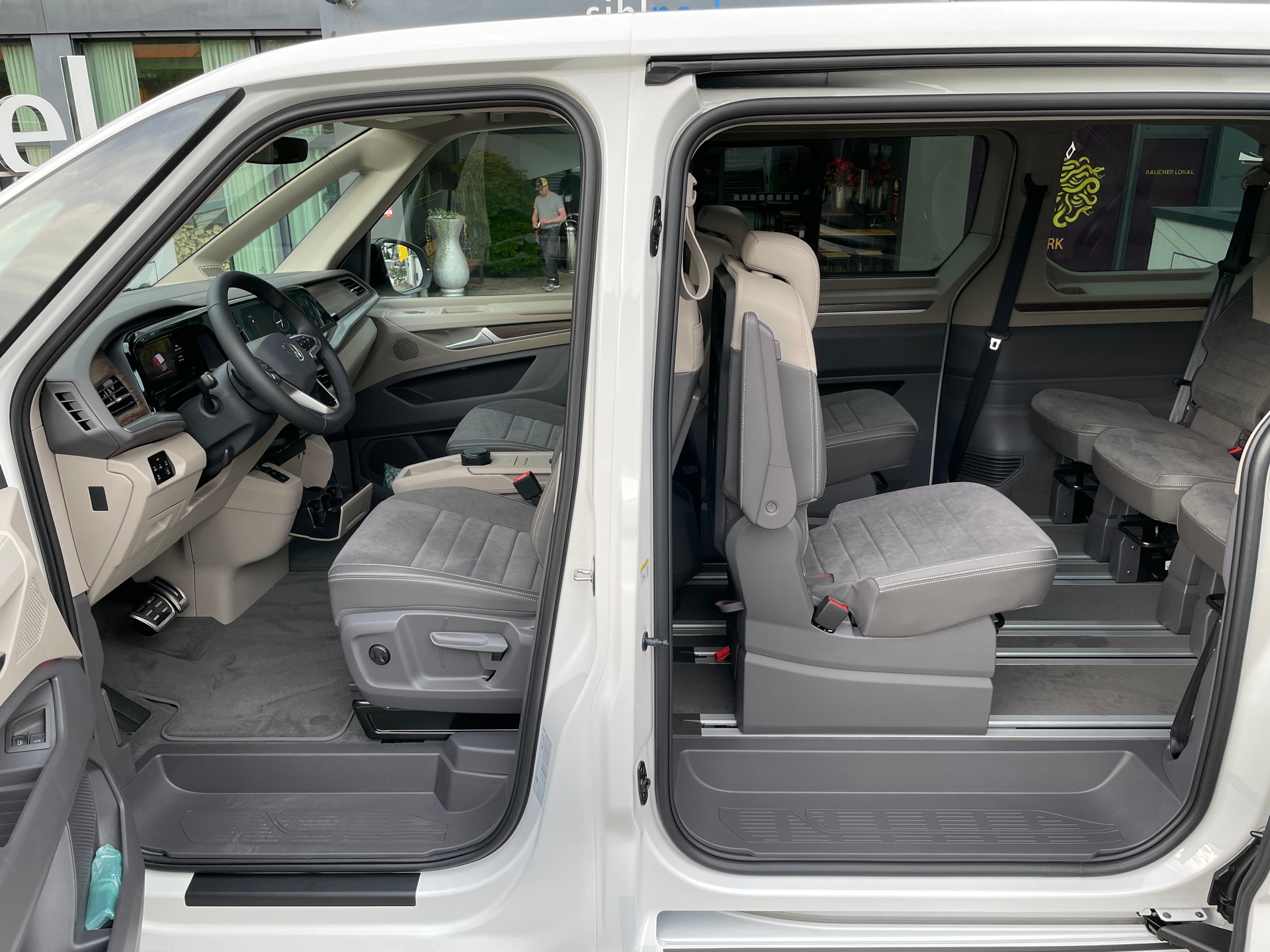 VW Multivan 1.5 eHybrid Style 4Motion DSG-image-17