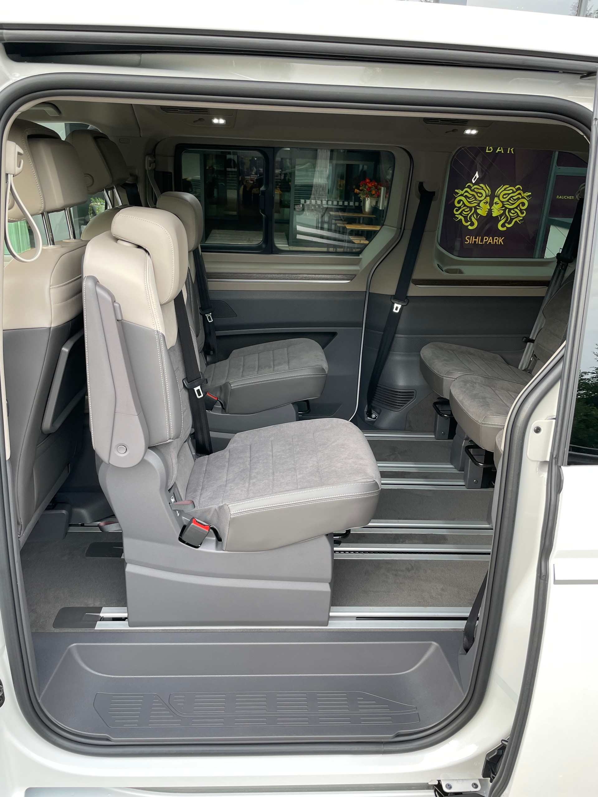 VW Multivan 1.5 eHybrid Style 4Motion DSG-image-18