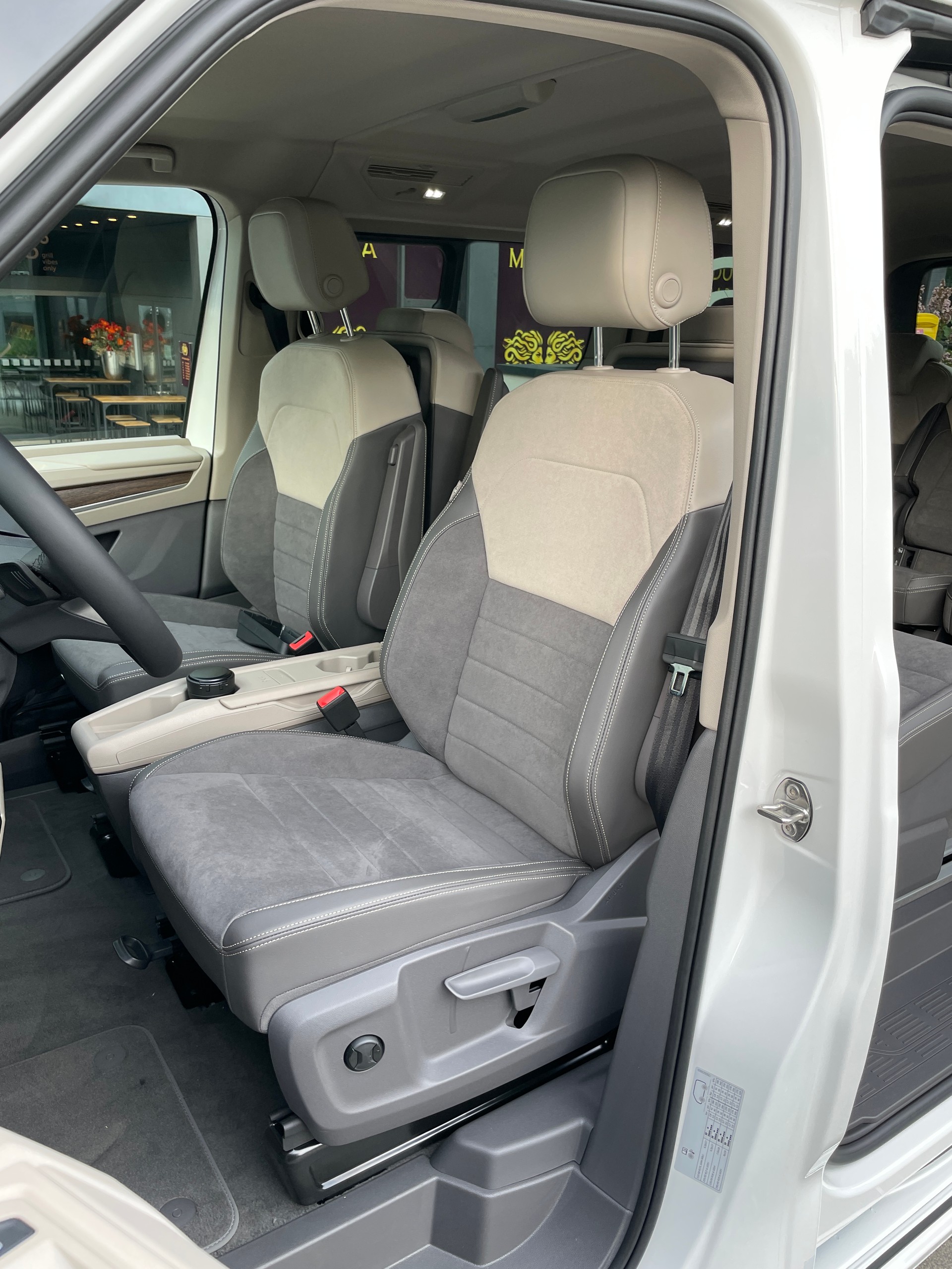 VW Multivan 1.5 eHybrid Style 4Motion DSG-image-16