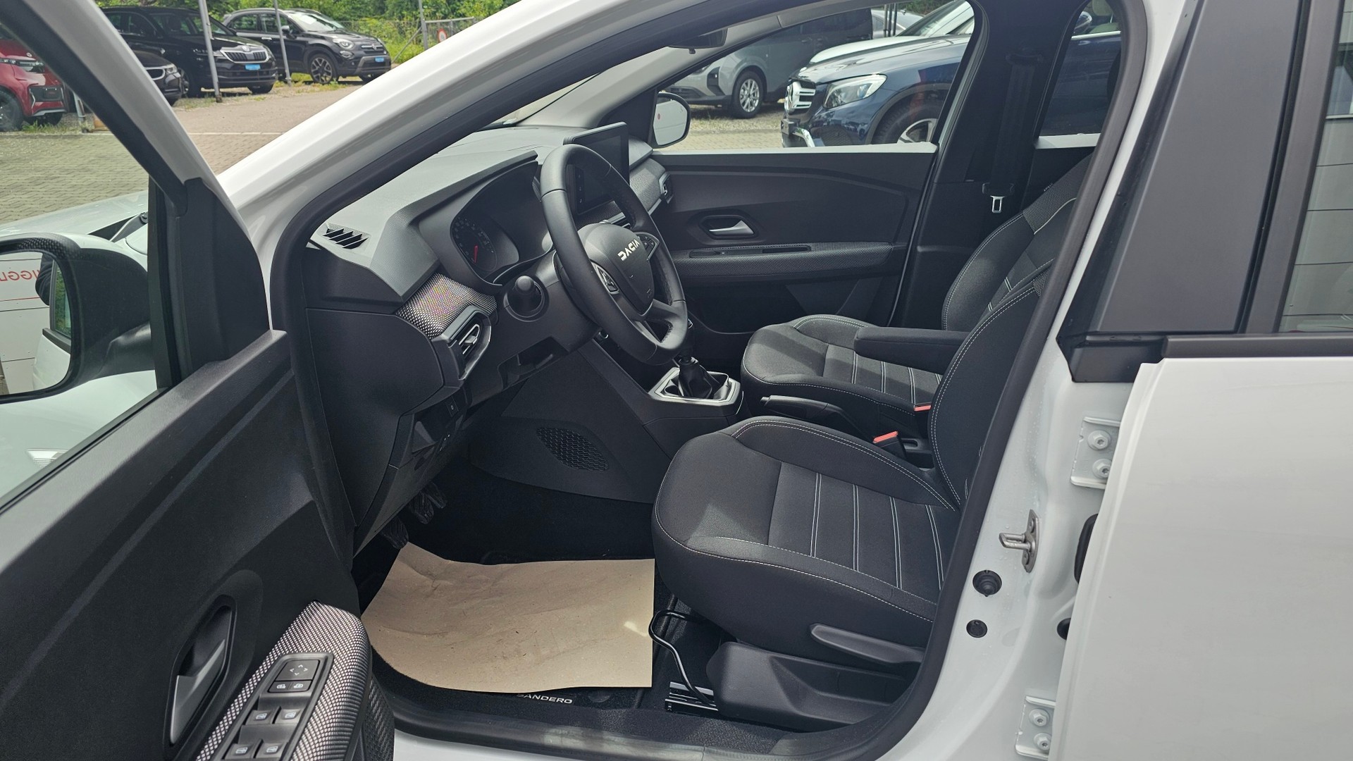 DACIA Sandero TCe 90 Expression-image-19