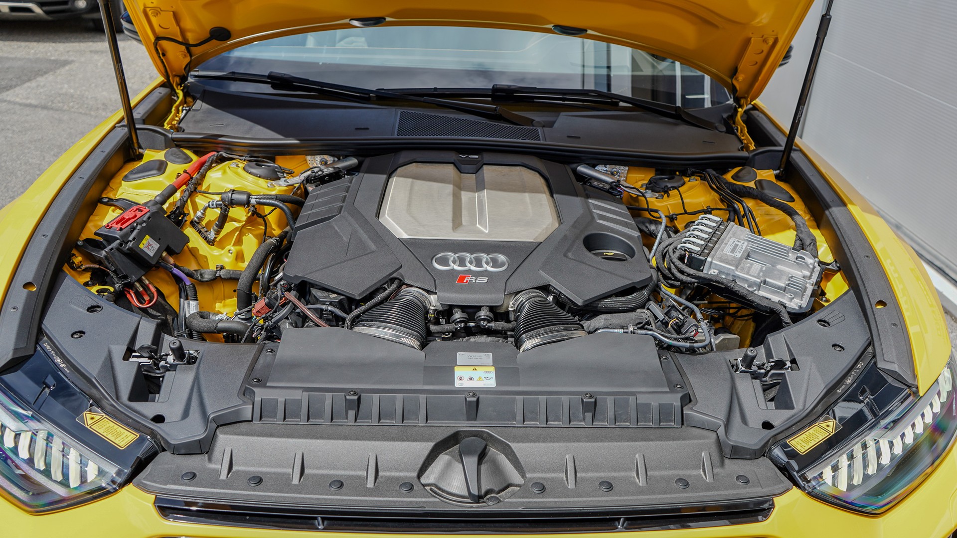 AUDI RS6 4.0 V8 TFSI quattro ***VEGAS GELB / AUDI EXCLUSIVE / GELBE NÄHTE / MTM FELGEN***-image-19
