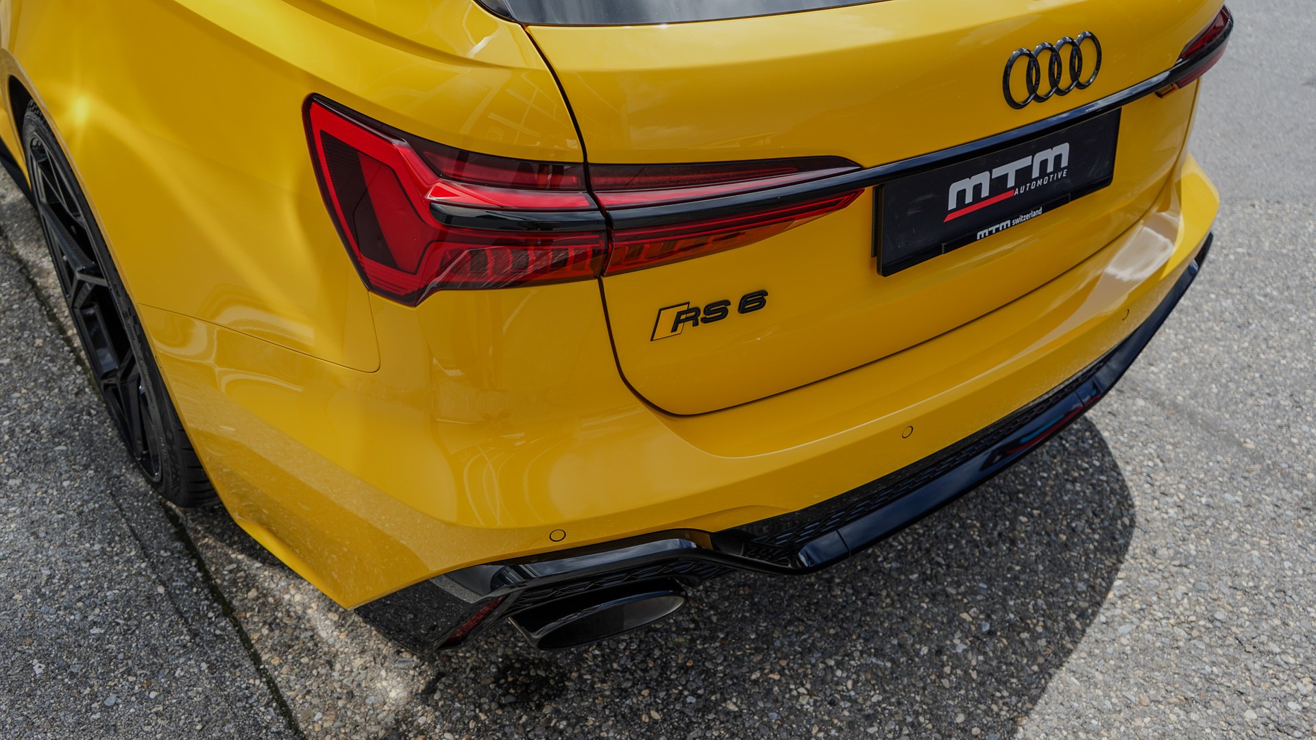 AUDI RS6 4.0 V8 TFSI quattro ***VEGAS GELB / AUDI EXCLUSIVE / GELBE NÄHTE / MTM FELGEN***-image-6