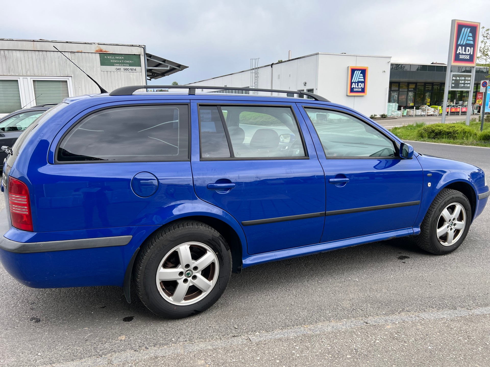 SKODA Octavia 1.9 TDI Elegance 4x4-image-3