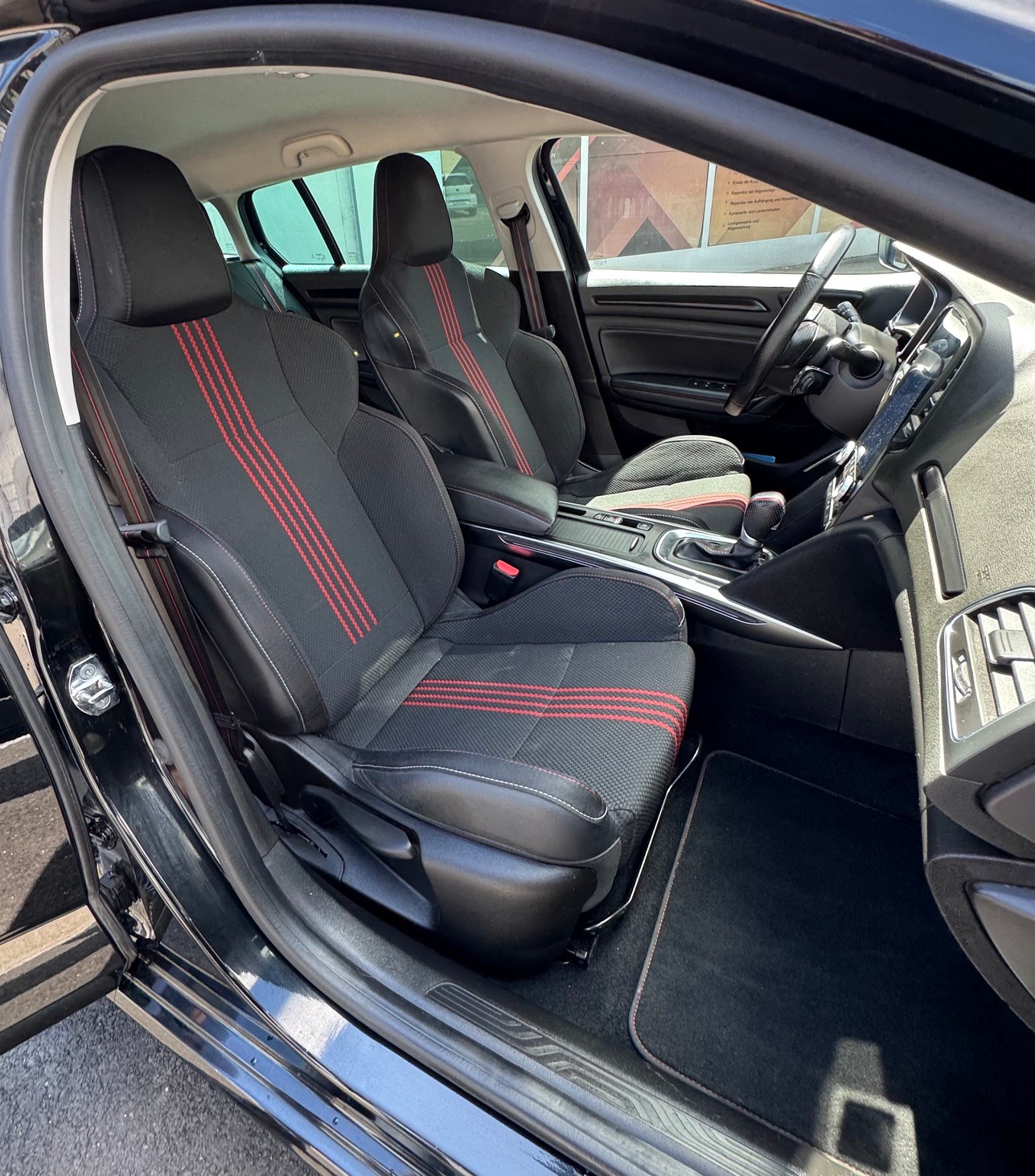 RENAULT Mégane Grandtour 1.3 16V R.S. Line EDC-image-11