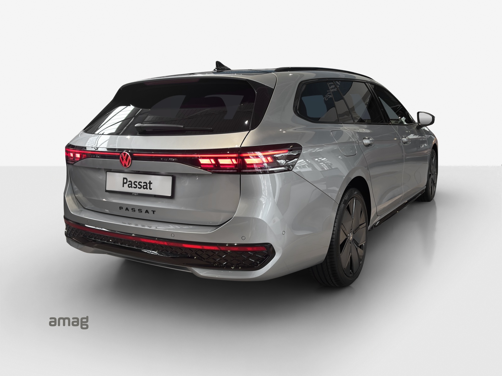 VW Passat Variant 1.5 TSI evo2 Plug-In- Hybrid R-Line DSG-image-4