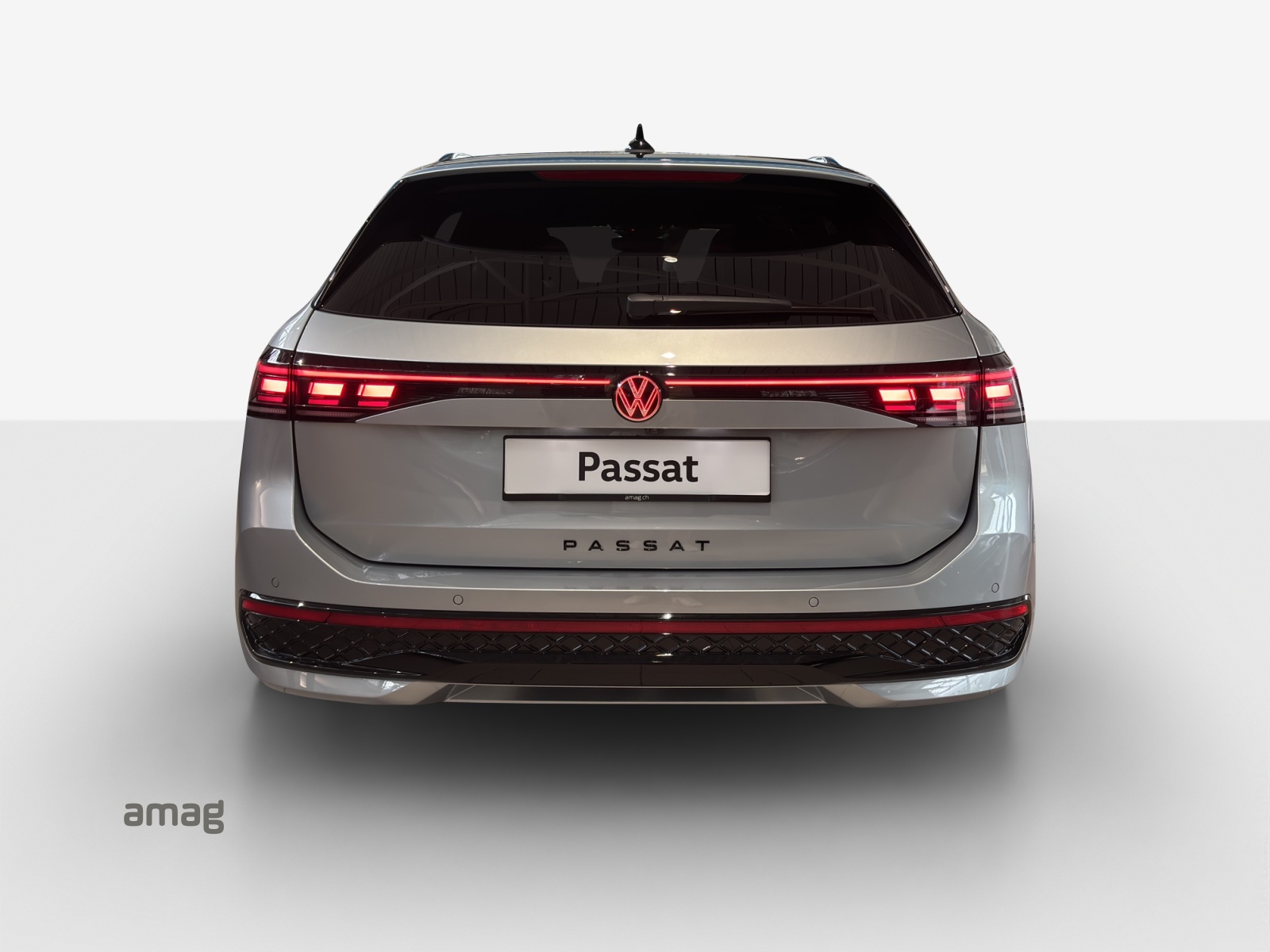 VW Passat Variant 1.5 TSI evo2 Plug-In- Hybrid R-Line DSG-image-3