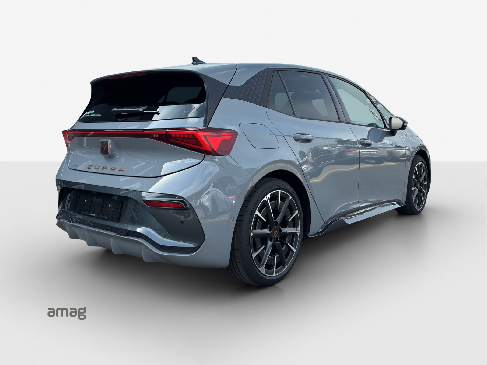 CUPRA Born 79 kWh e-Boost Adrenaline-image-4