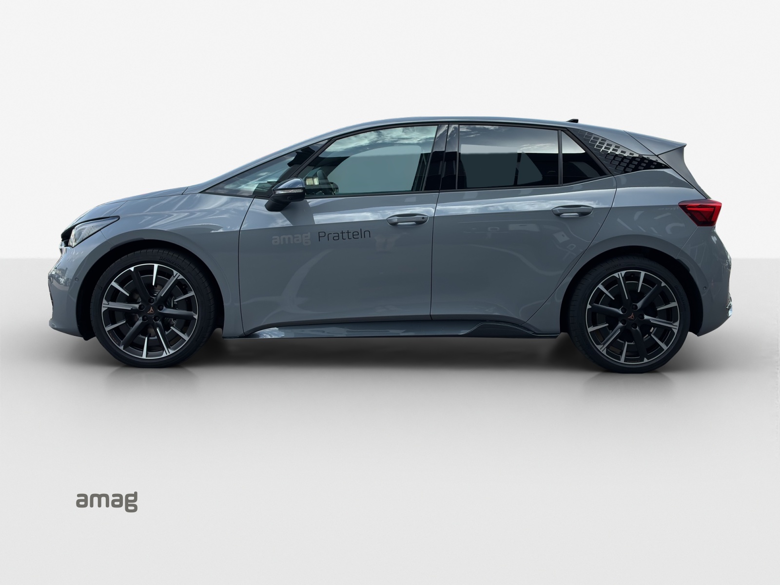 CUPRA Born 79 kWh e-Boost Adrenaline-image-1