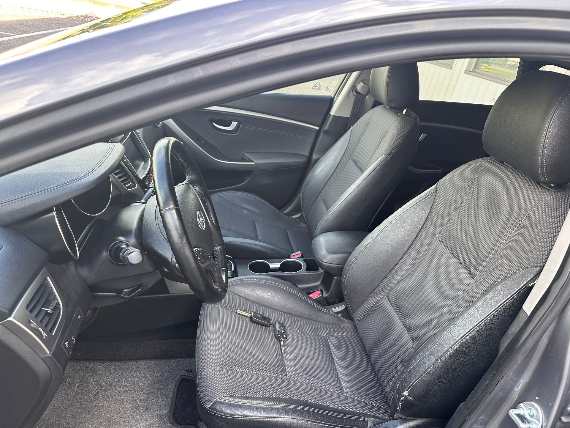 HYUNDAI i30 Wagon 1.6 GDI Style Automatic-image-6