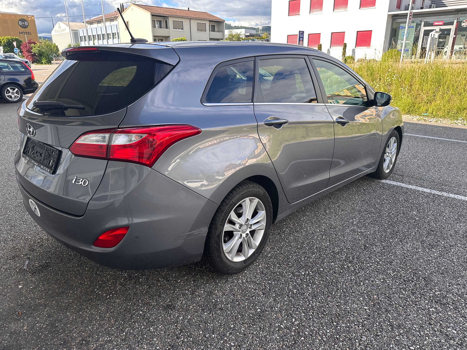 HYUNDAI i30 Wagon 1.6 GDI Style Automatic-image-3