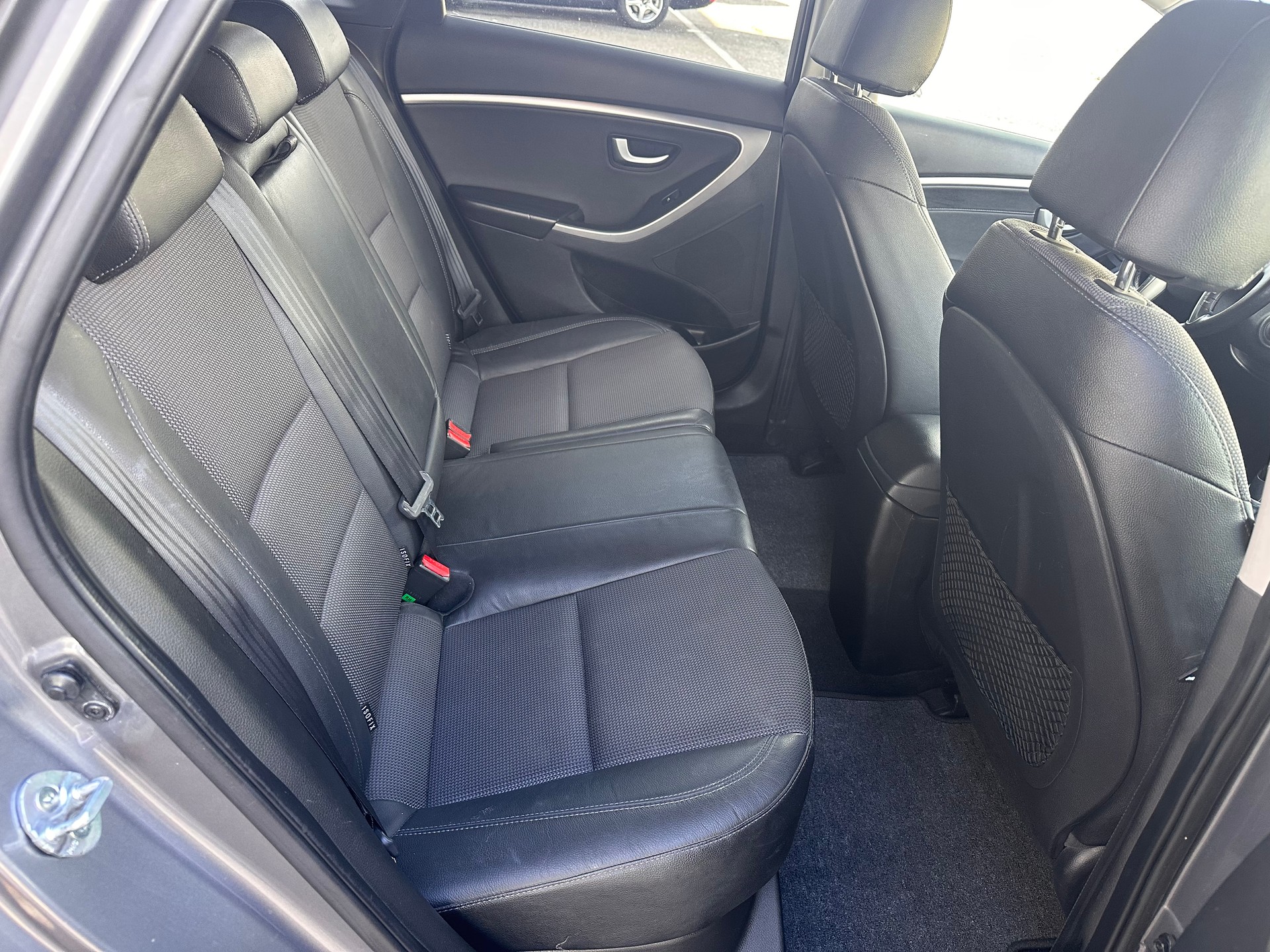 HYUNDAI i30 Wagon 1.6 GDI Style Automatic-image-10
