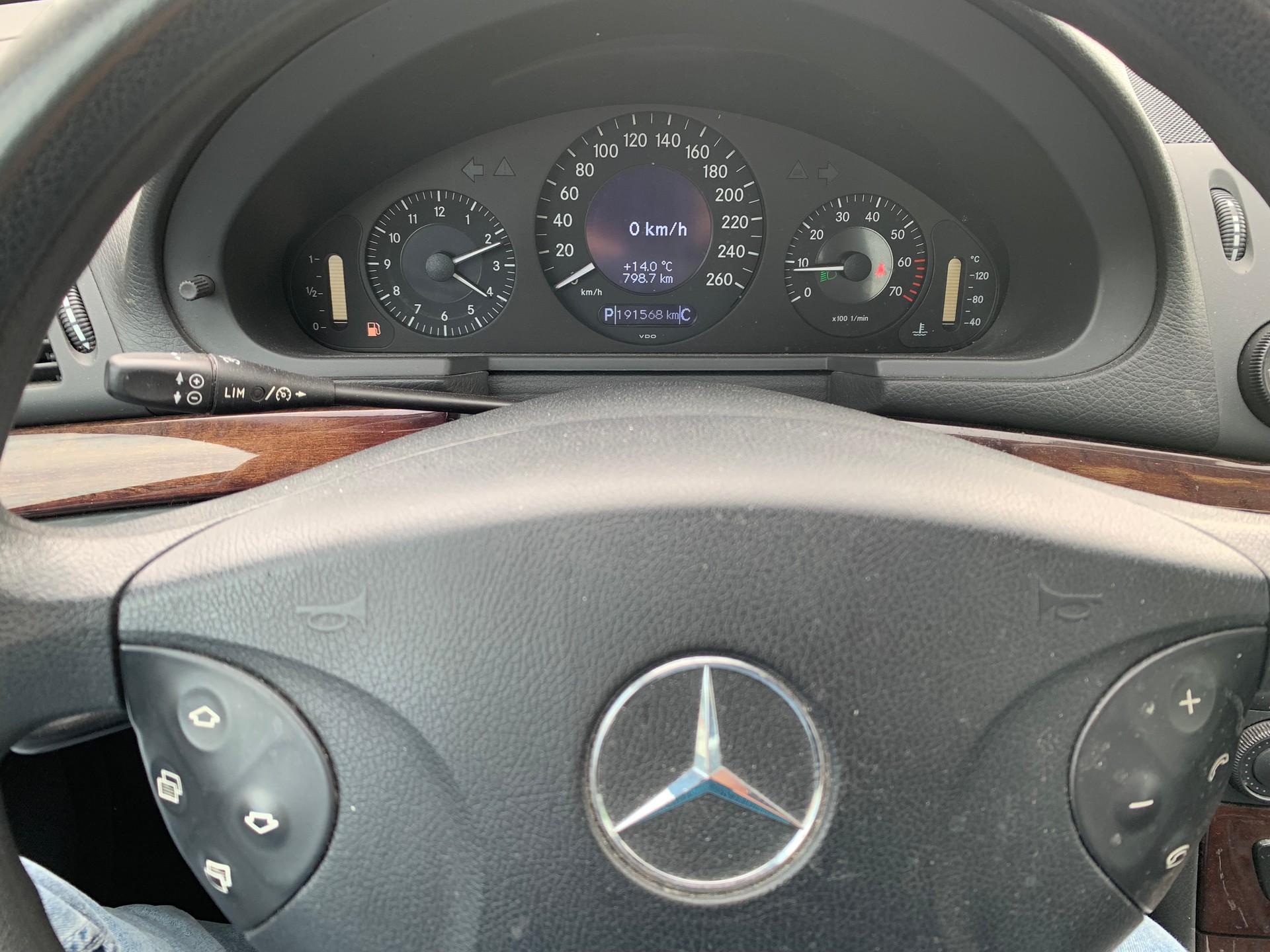 MERCEDES-BENZ E 240 Classic 4Matic Automatic-image-8