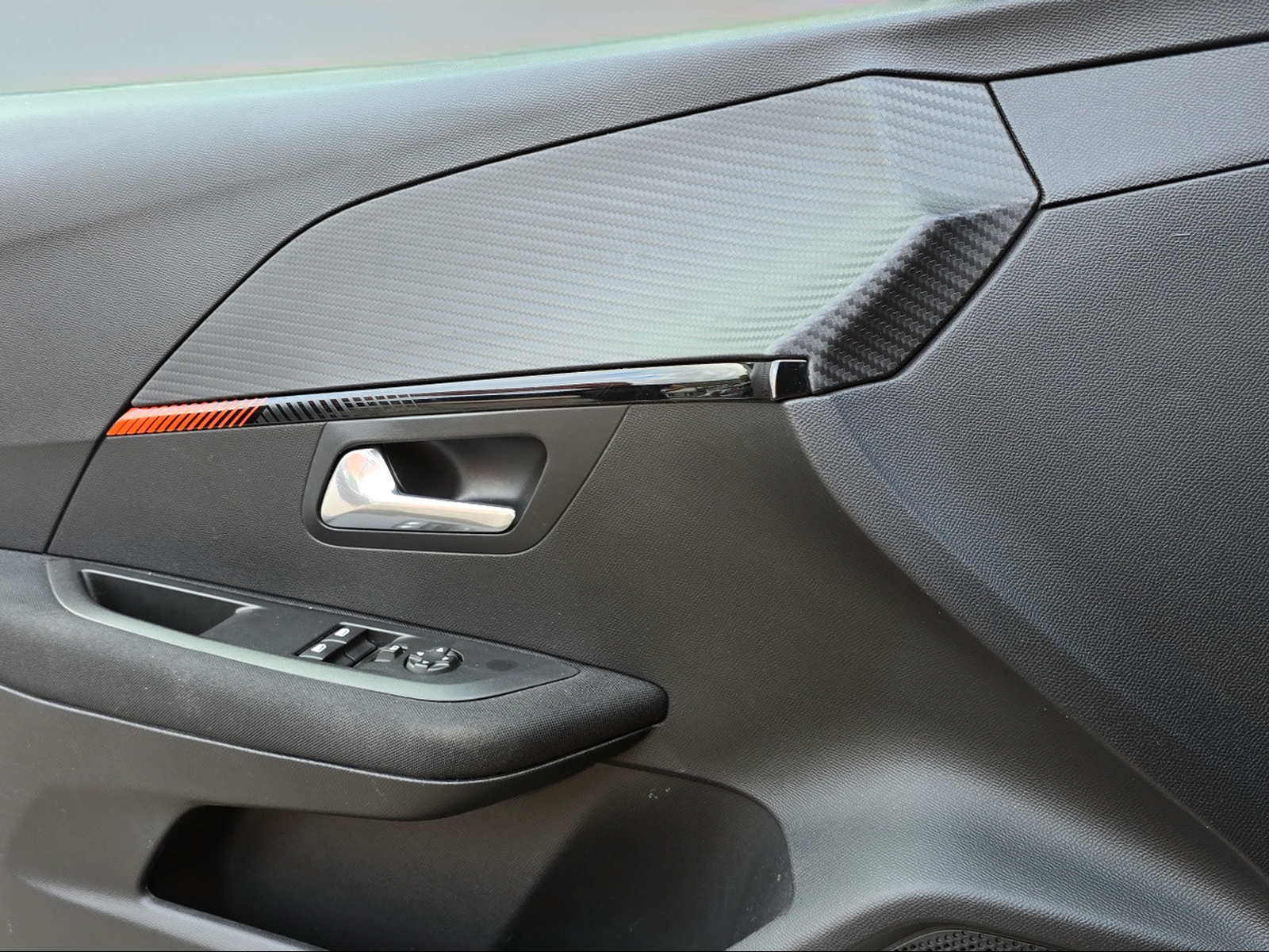 PEUGEOT 208 1.2 PureTech Active Pack EAT8-image-15