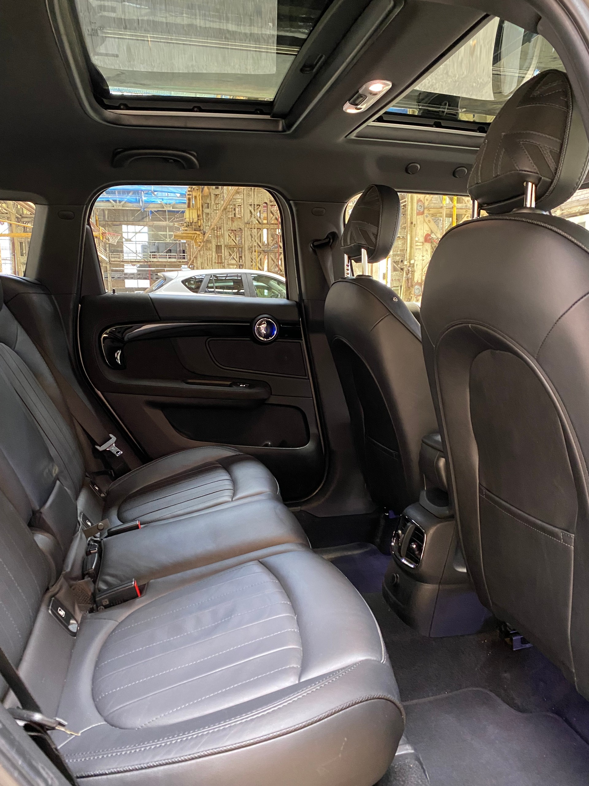 MINI 2.0i Cooper S ALL4-image-5