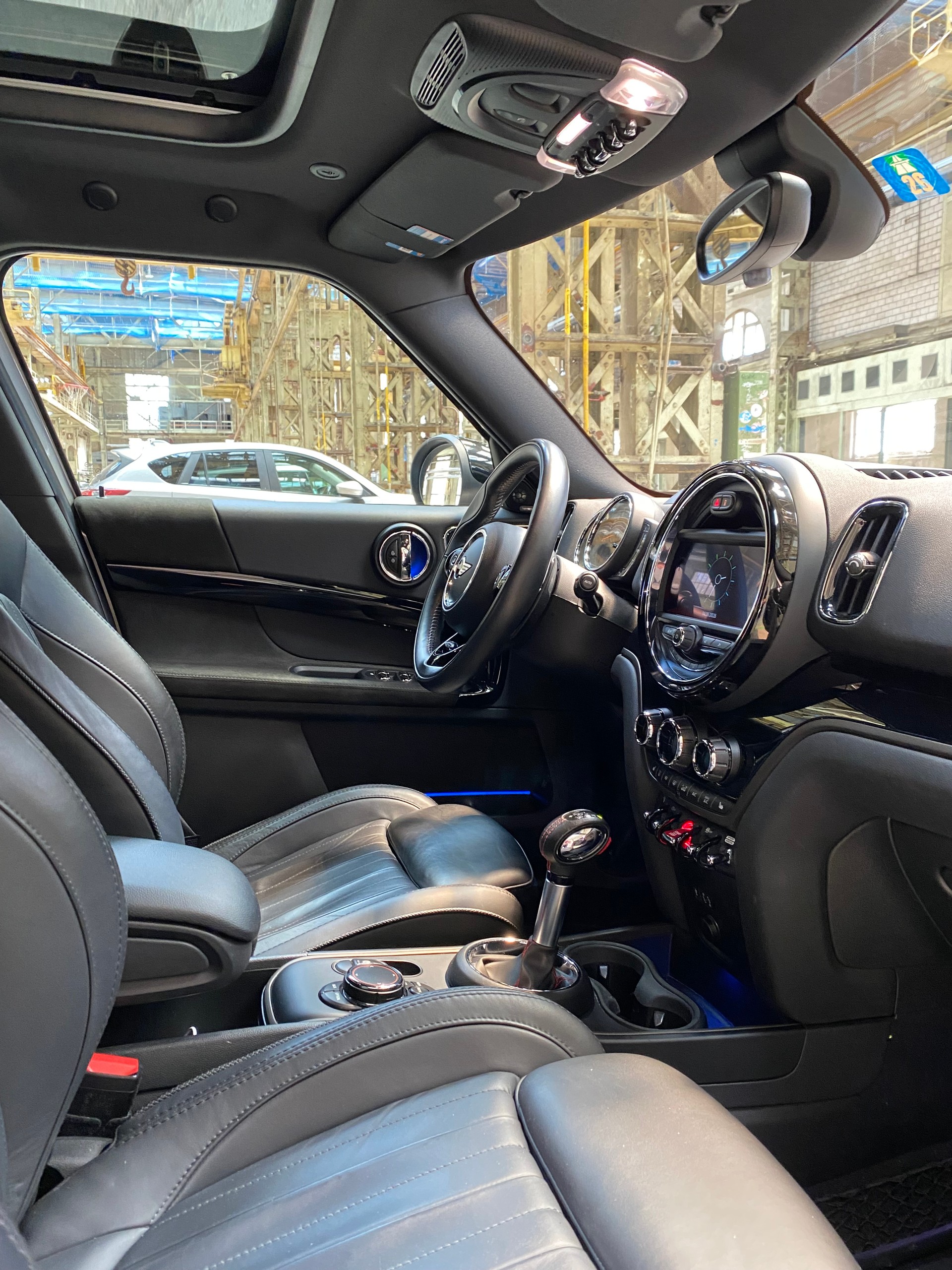 MINI 2.0i Cooper S ALL4-image-4