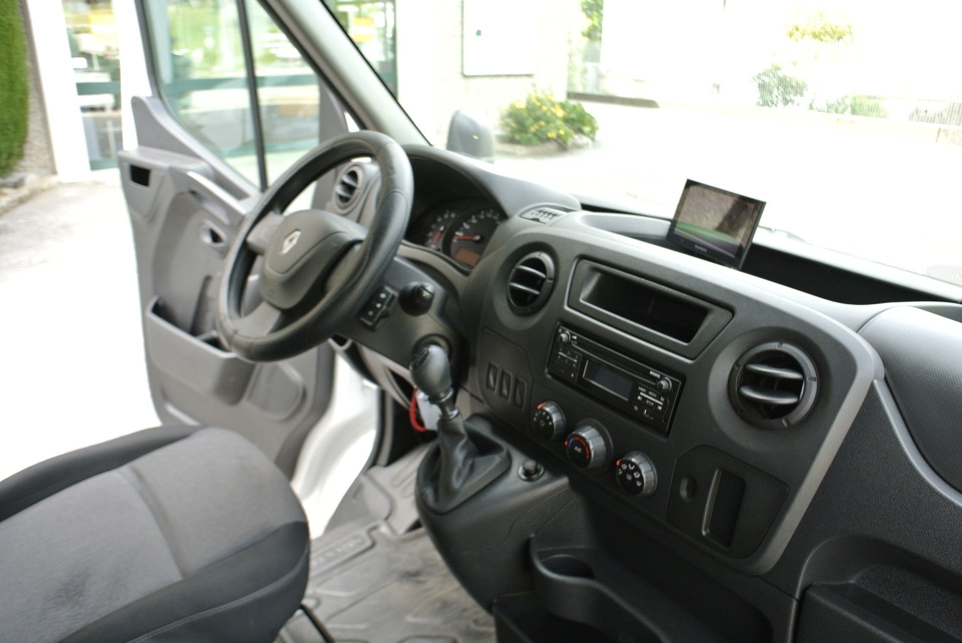 RENAULT Master T35 ENERGY 2.3dCi 145 L3-image-15